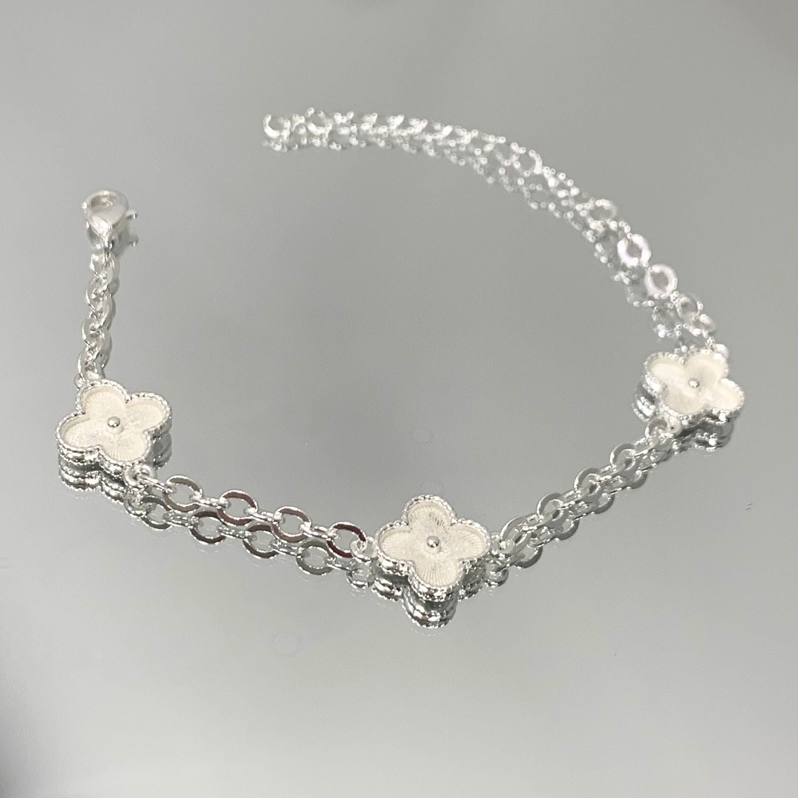 Pulseira Trevo folheada a prata