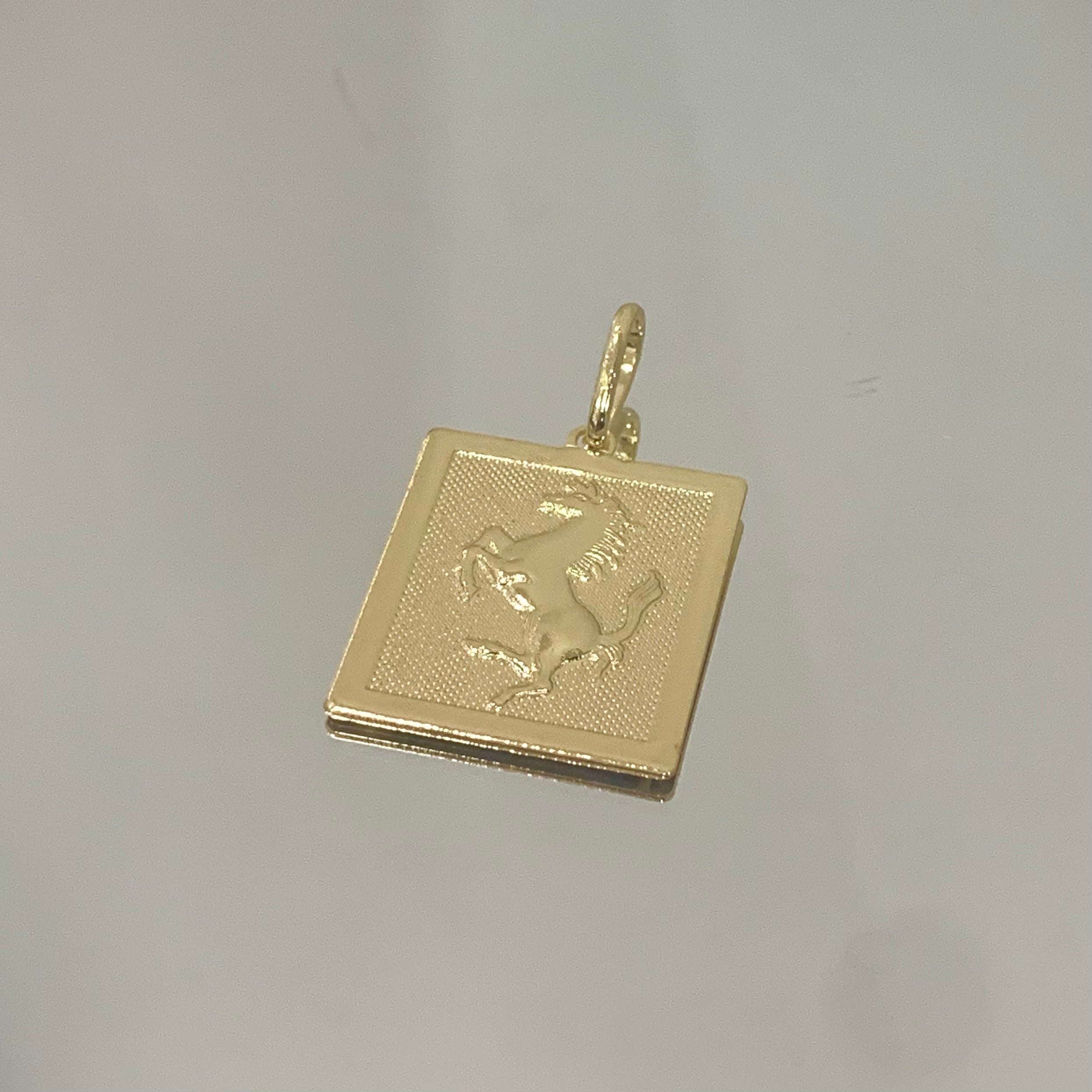 Pingente Horse JN folheado a ouro 18K