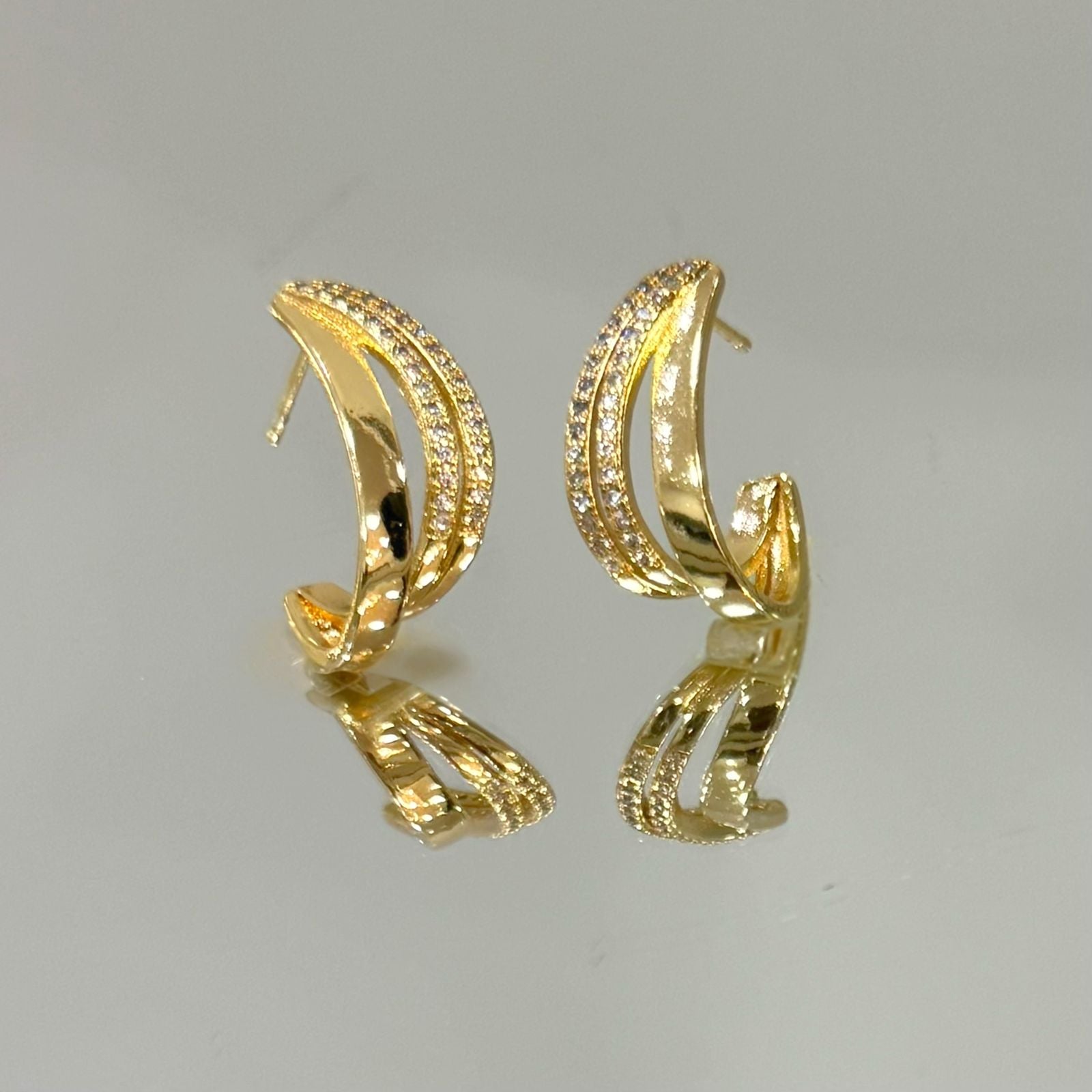 Brinco Meia argola 3 fileiras folheado a ouro 18K