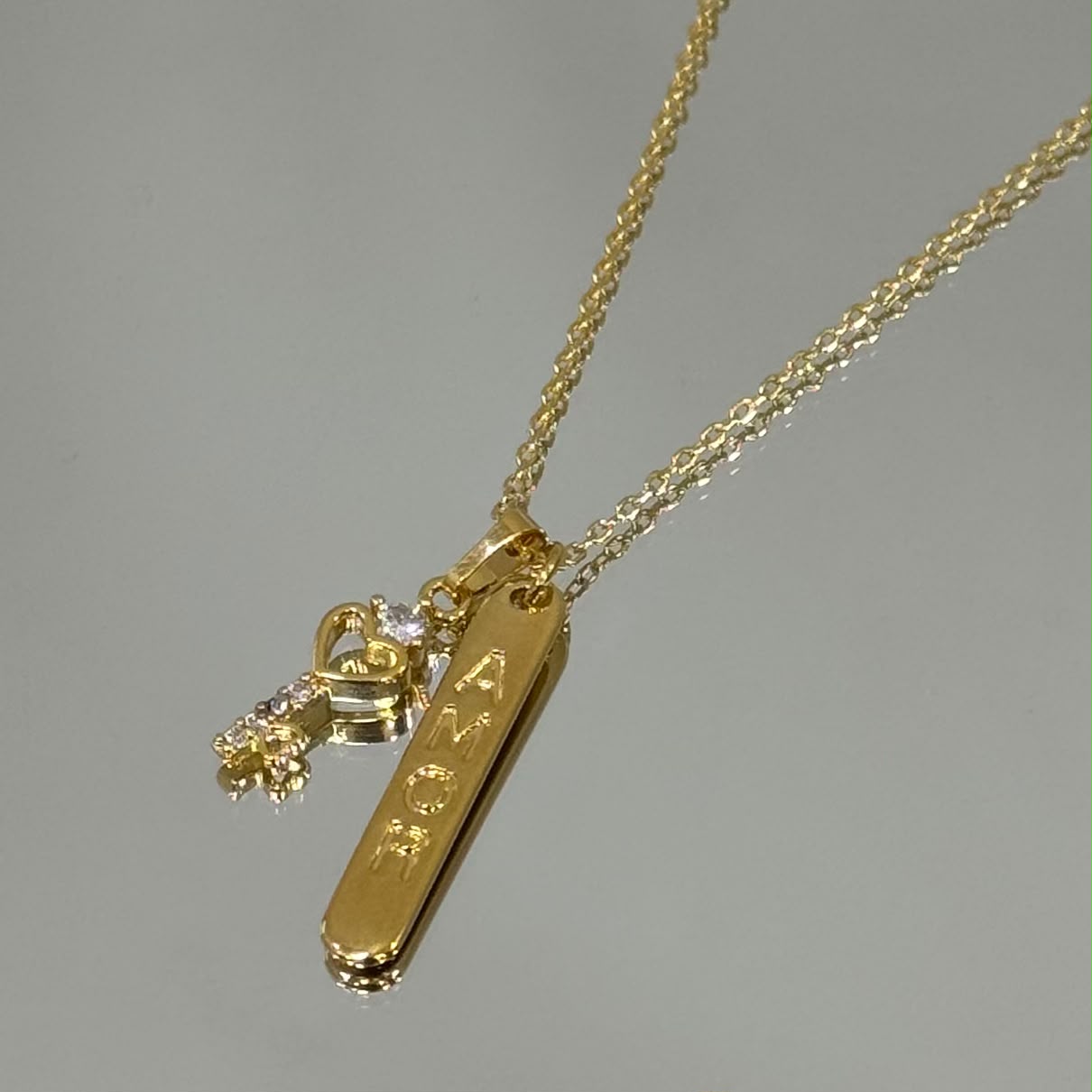 Colar amor e chave folheado a ouro 18k