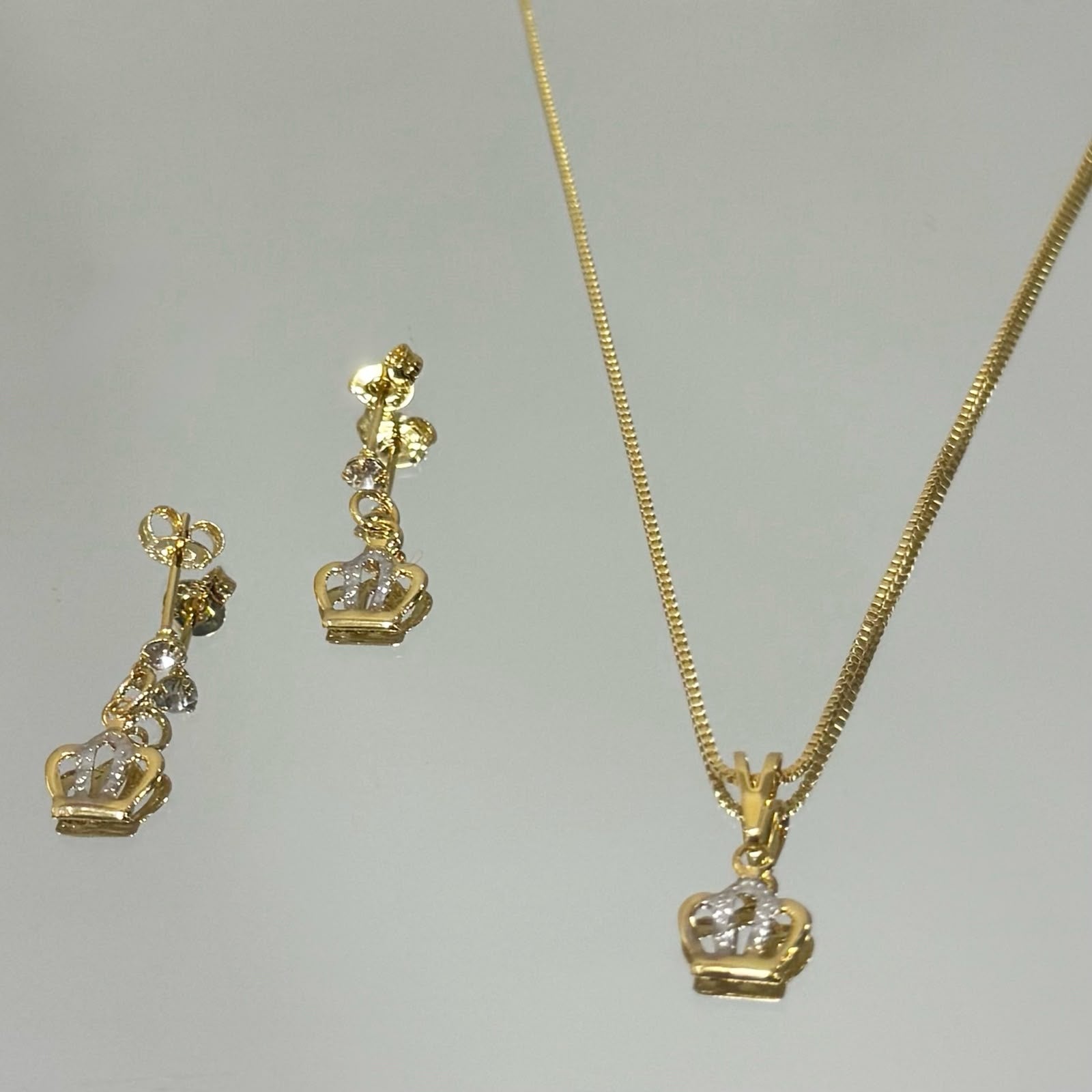 Conjunto Infantil Coroinha folheado a ouro 18K
