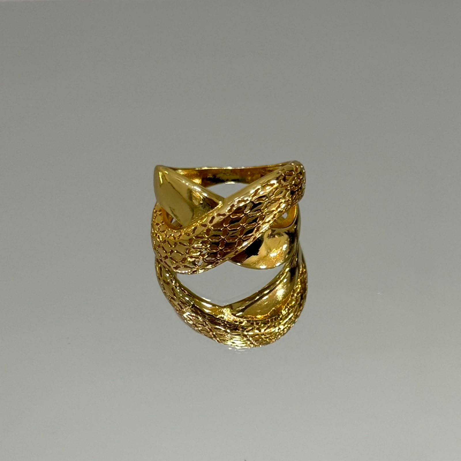 Anel Maxi Bold X folheado a ouro 18K