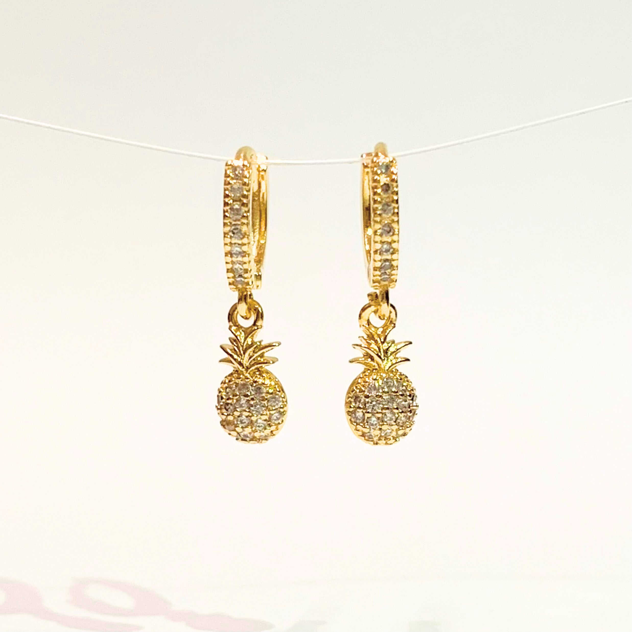 Brinco Argola Cravejada Abacaxi folheado a ouro 18K