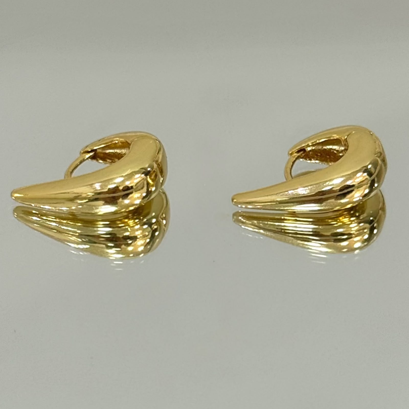 Brinco Click Gota folheado a ouro 18K