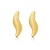 Brinco escovado com design em S folheado a ouro 18K