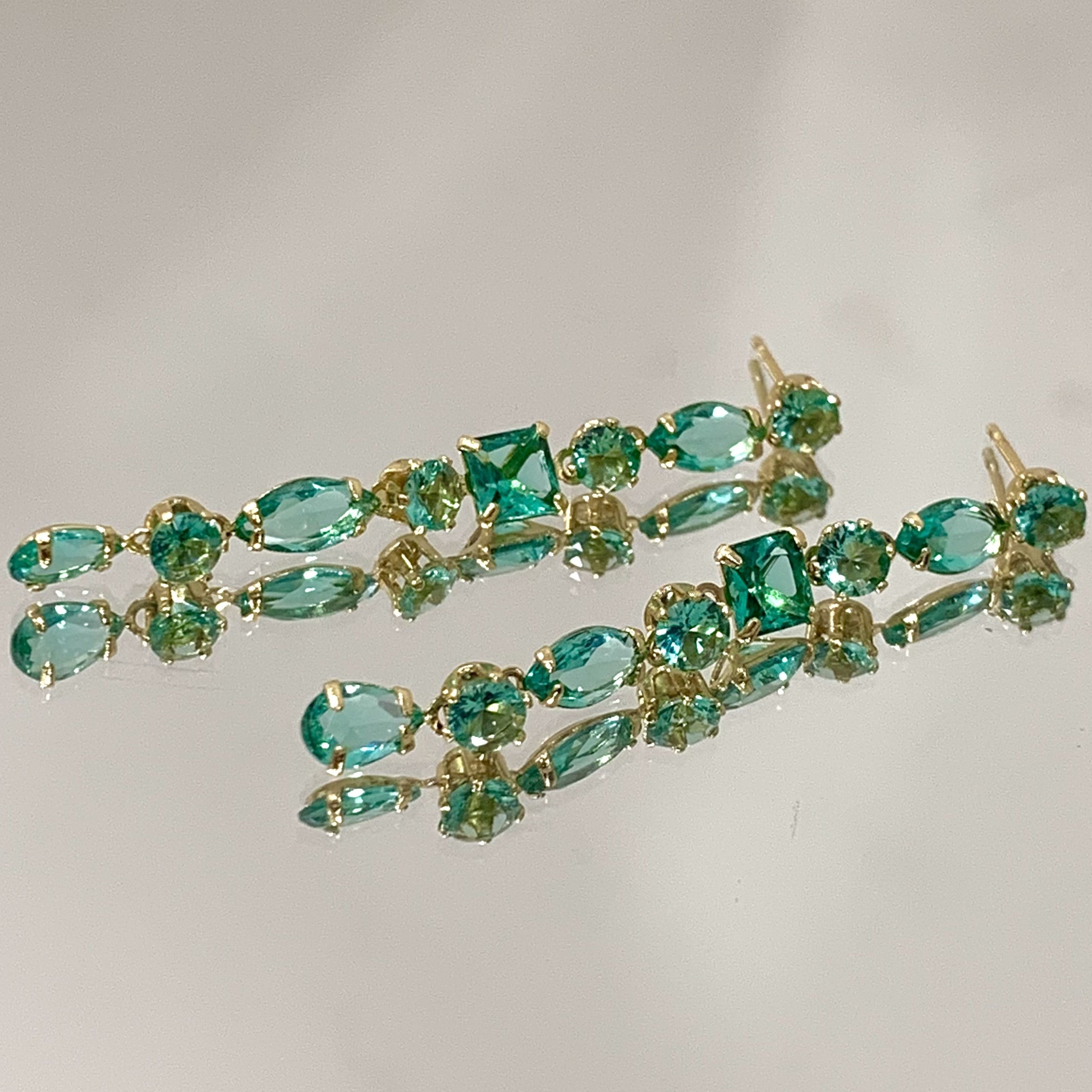 Brinco Esmeraldas pendentes folheado a ouro 18K