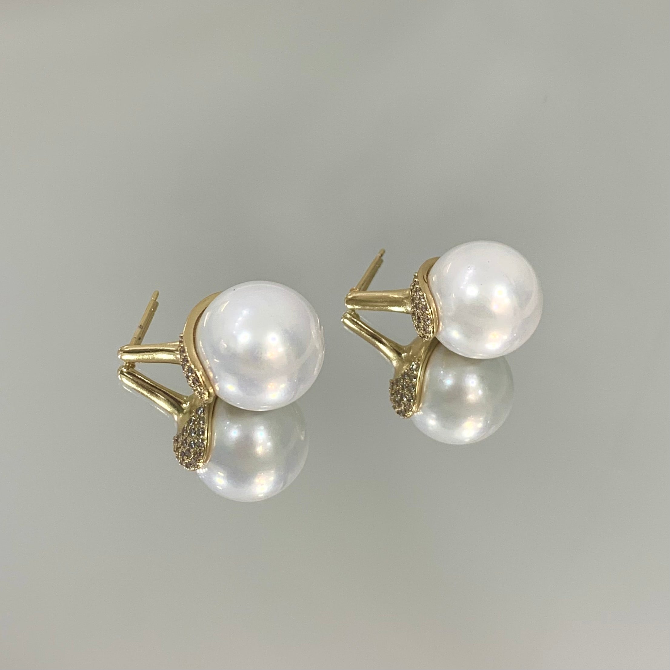 Brinco Pérola Mega folheado a ouro 18K
