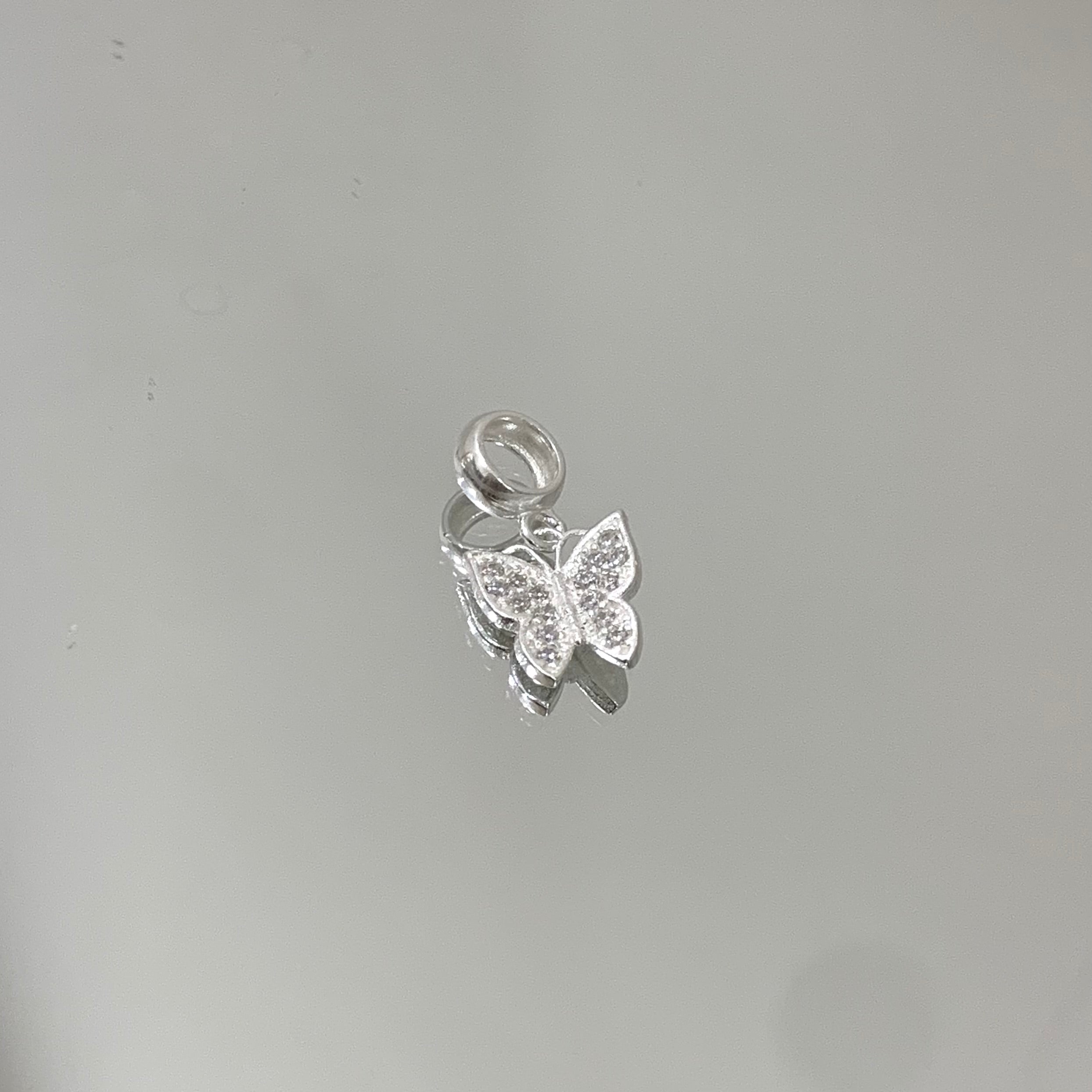 Berloque Borboleta cravejada em prata 925