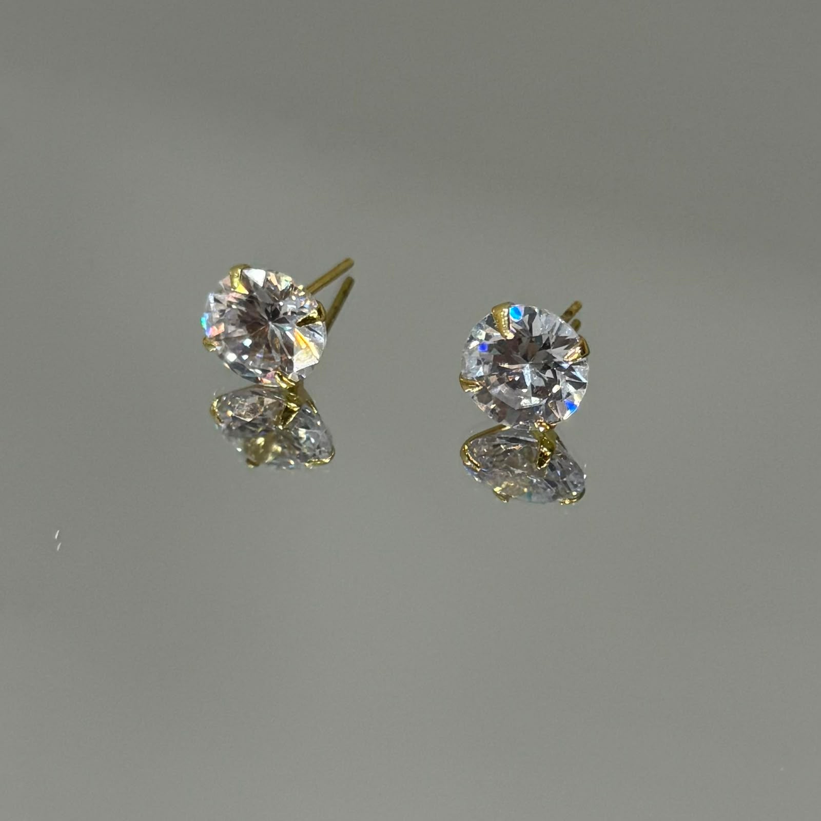 Brinco Ponto de luz 10mm folheado a ouro 18K