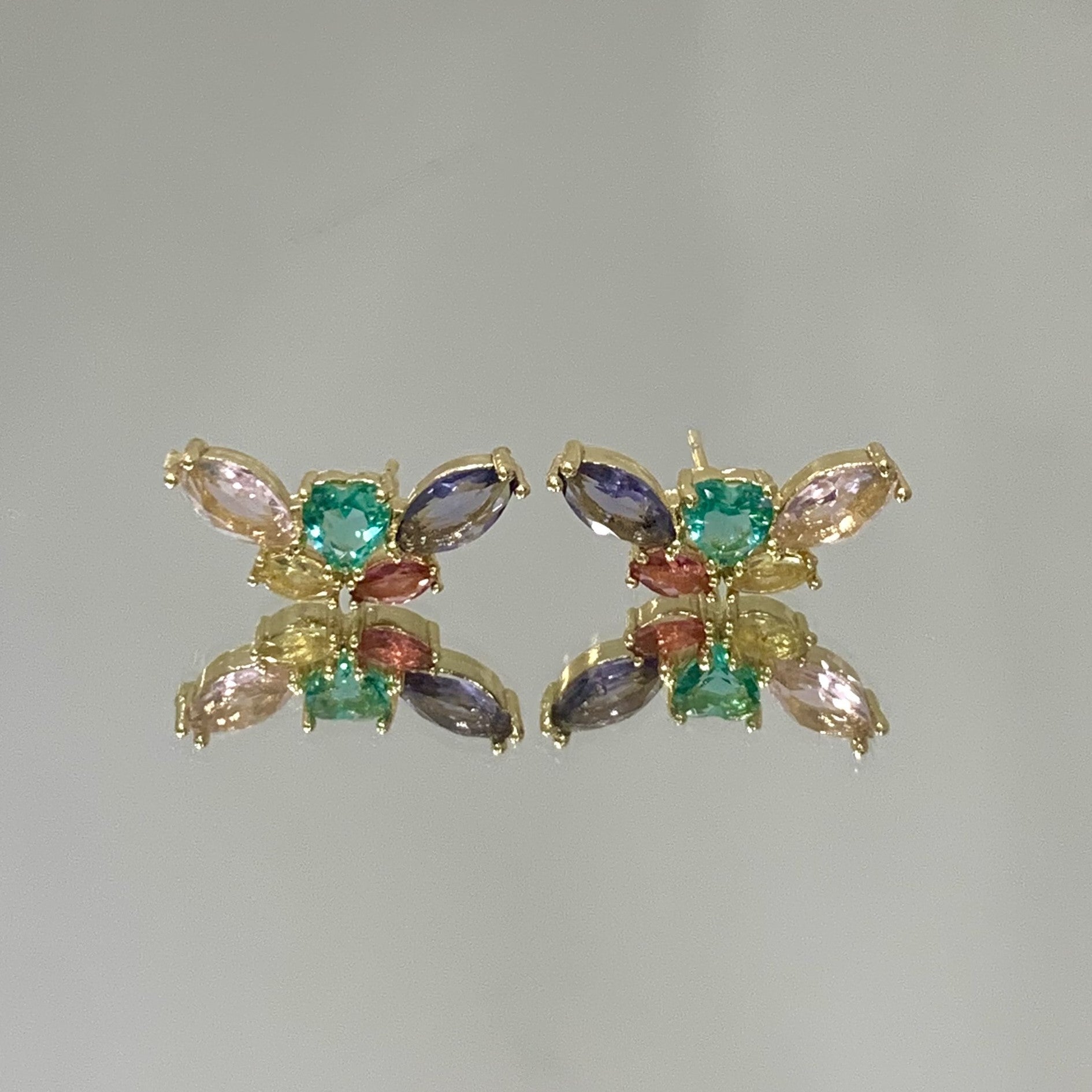 Brinco Fly colors folheado a ouro 18K