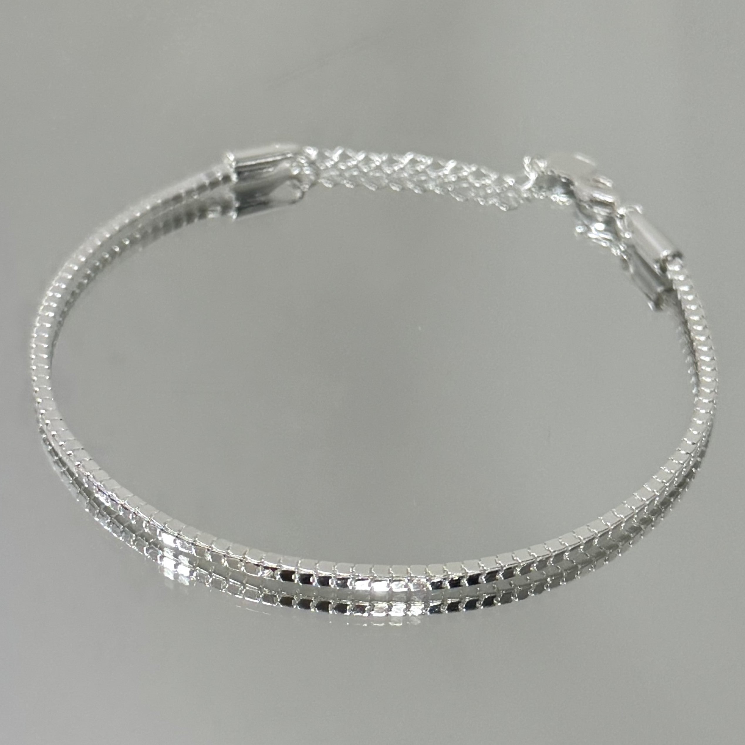 Pulseira Diamantada folheada a prata