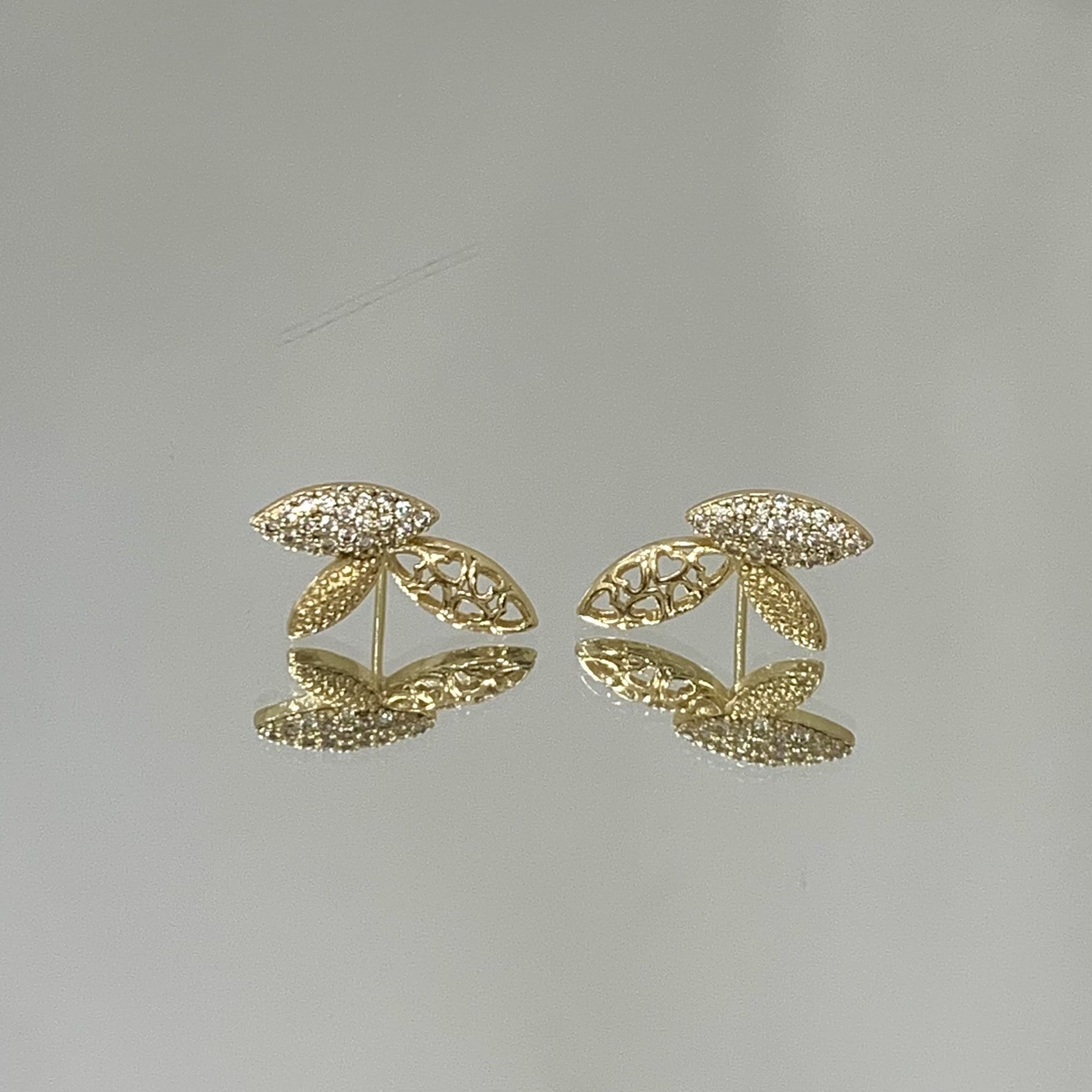 Brinco 3 Pétalas P folheado a ouro 18k