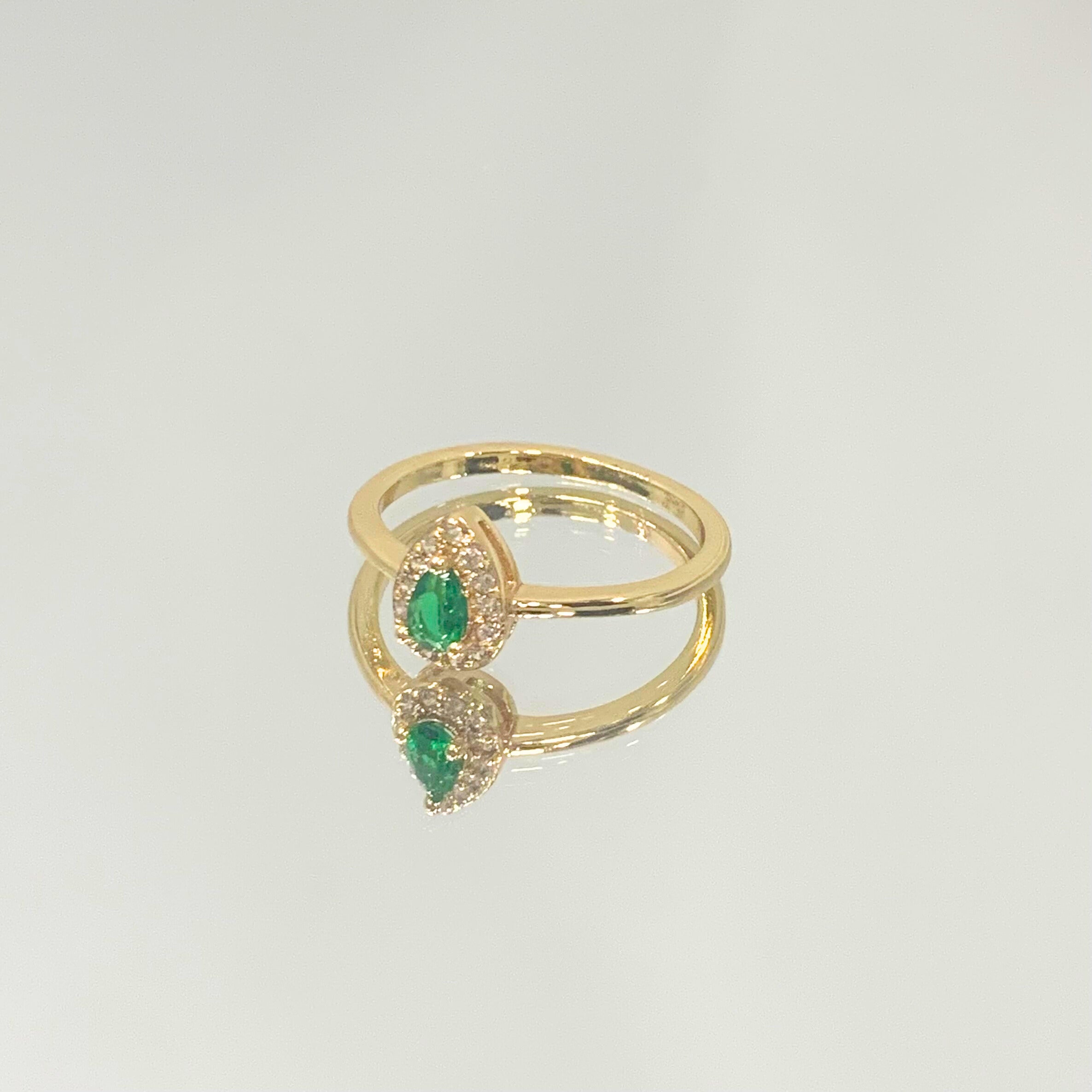 Anel Gota Esmeralda folheado a ouro 18K