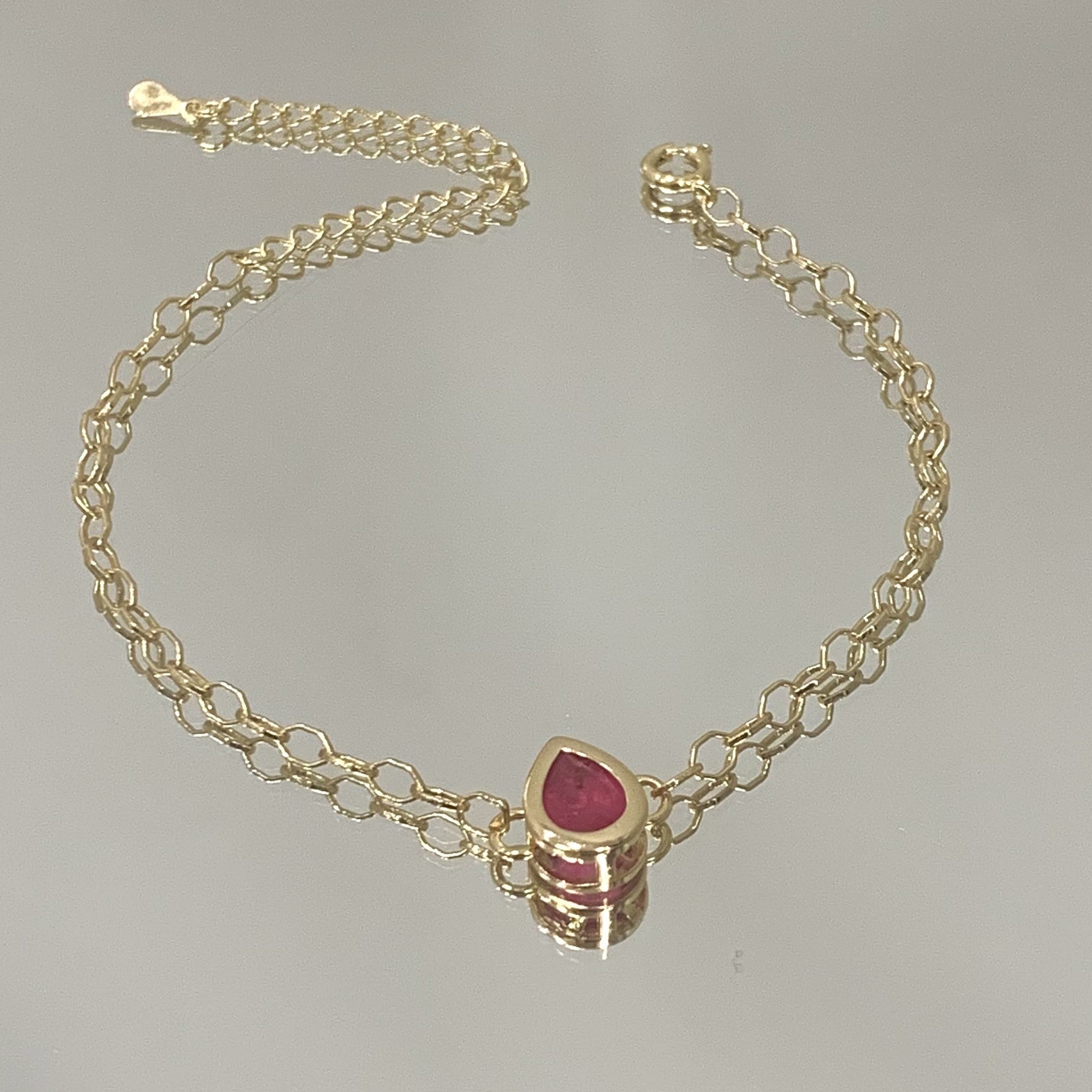Pulseira Gota Rubi folheada a ouro 18K