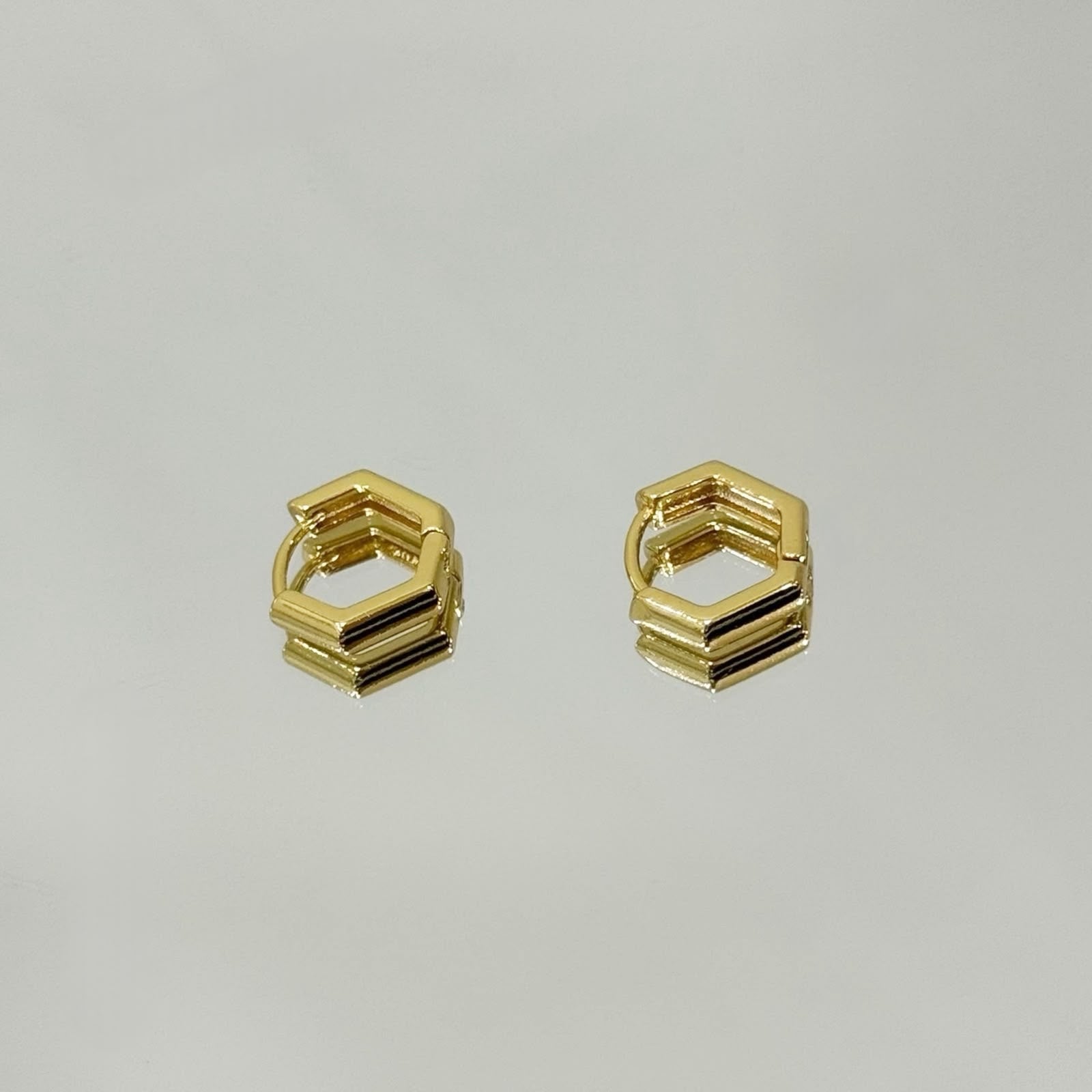 Brinco Argolinha Pentagonal folheado a ouro 18K