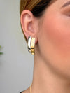 Brinco Traço Curvado folheado a ouro 18K