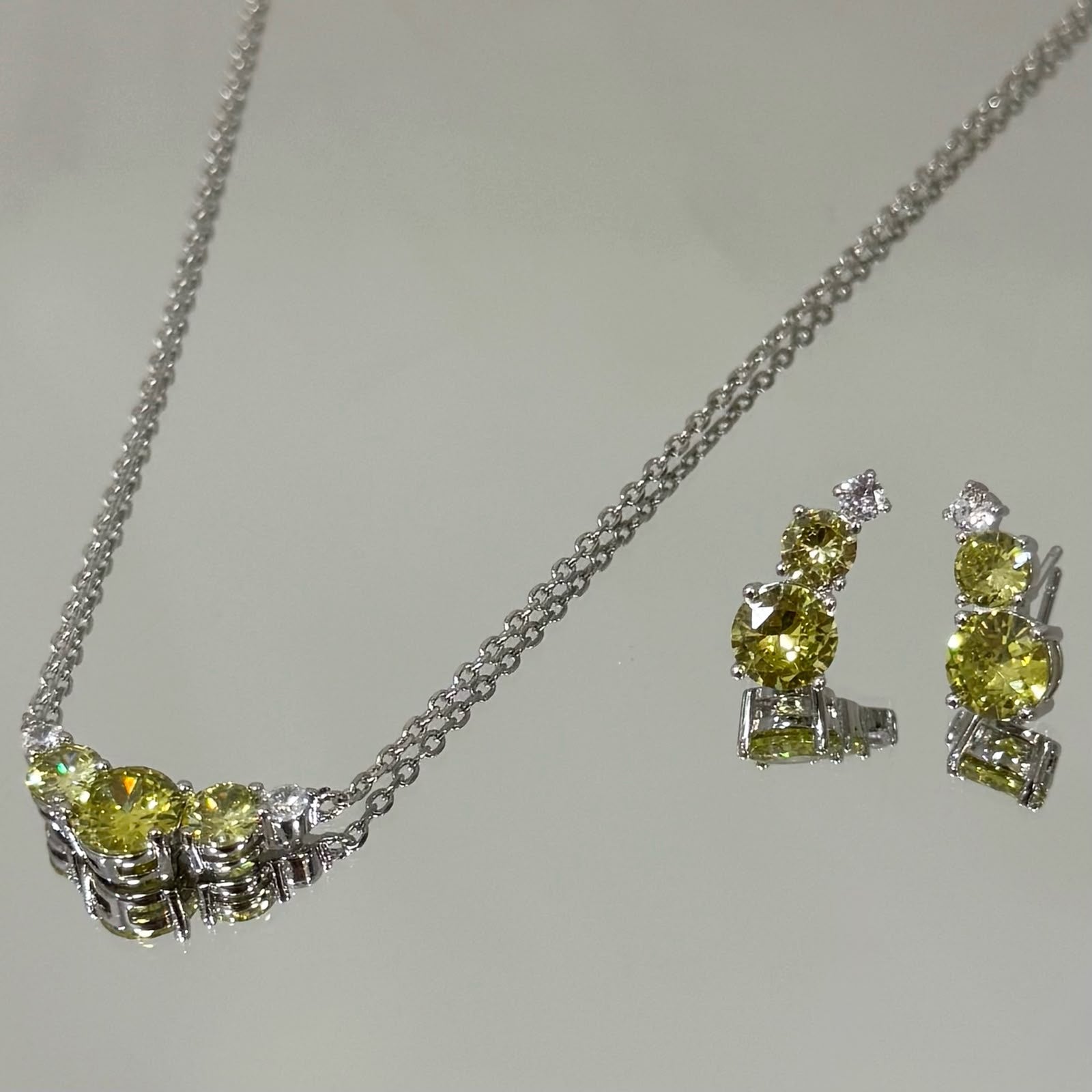 Conjunto Trilogia tom peridoto folheado a ródio
