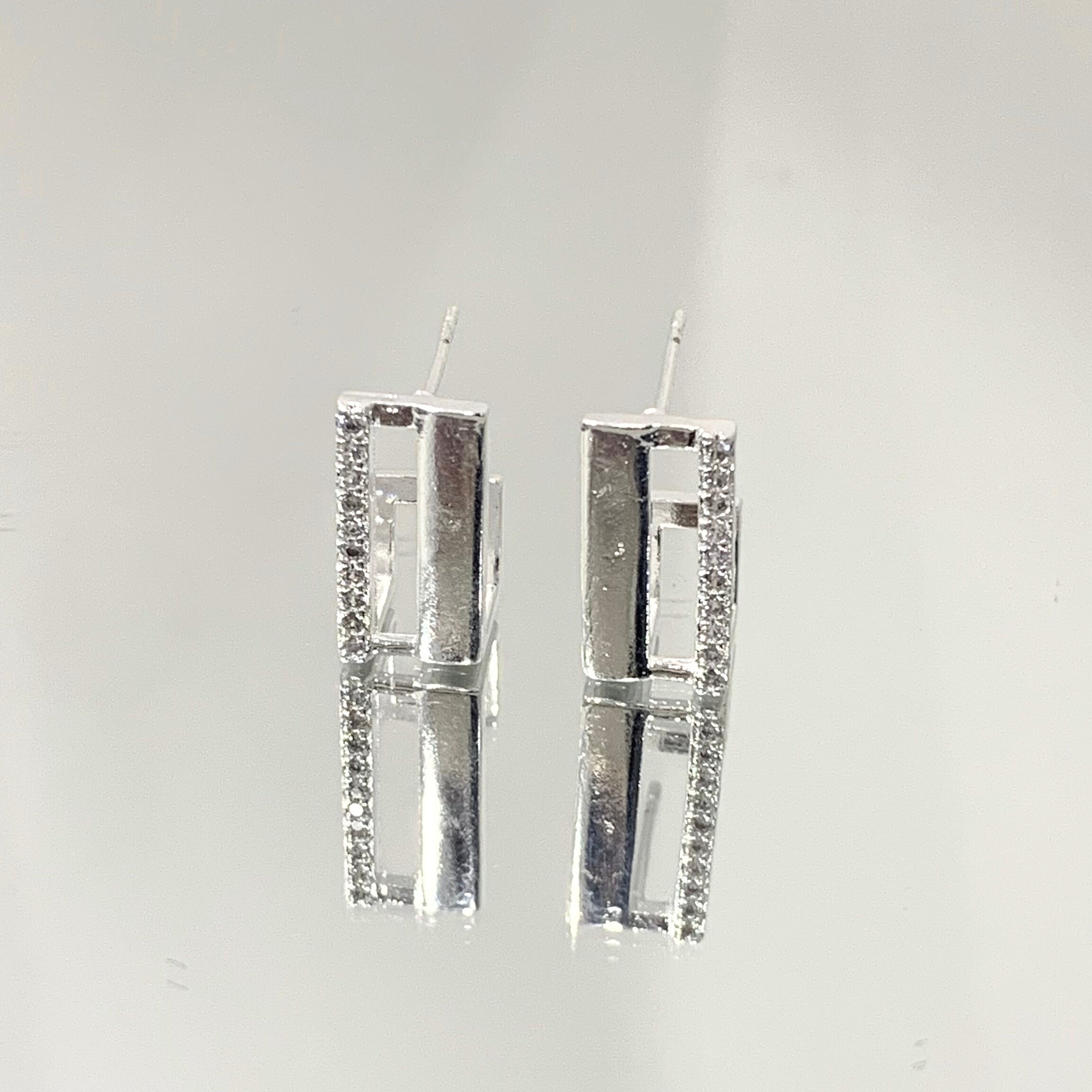 Brinco Argola Quadrada 1 fileira folheada a prata