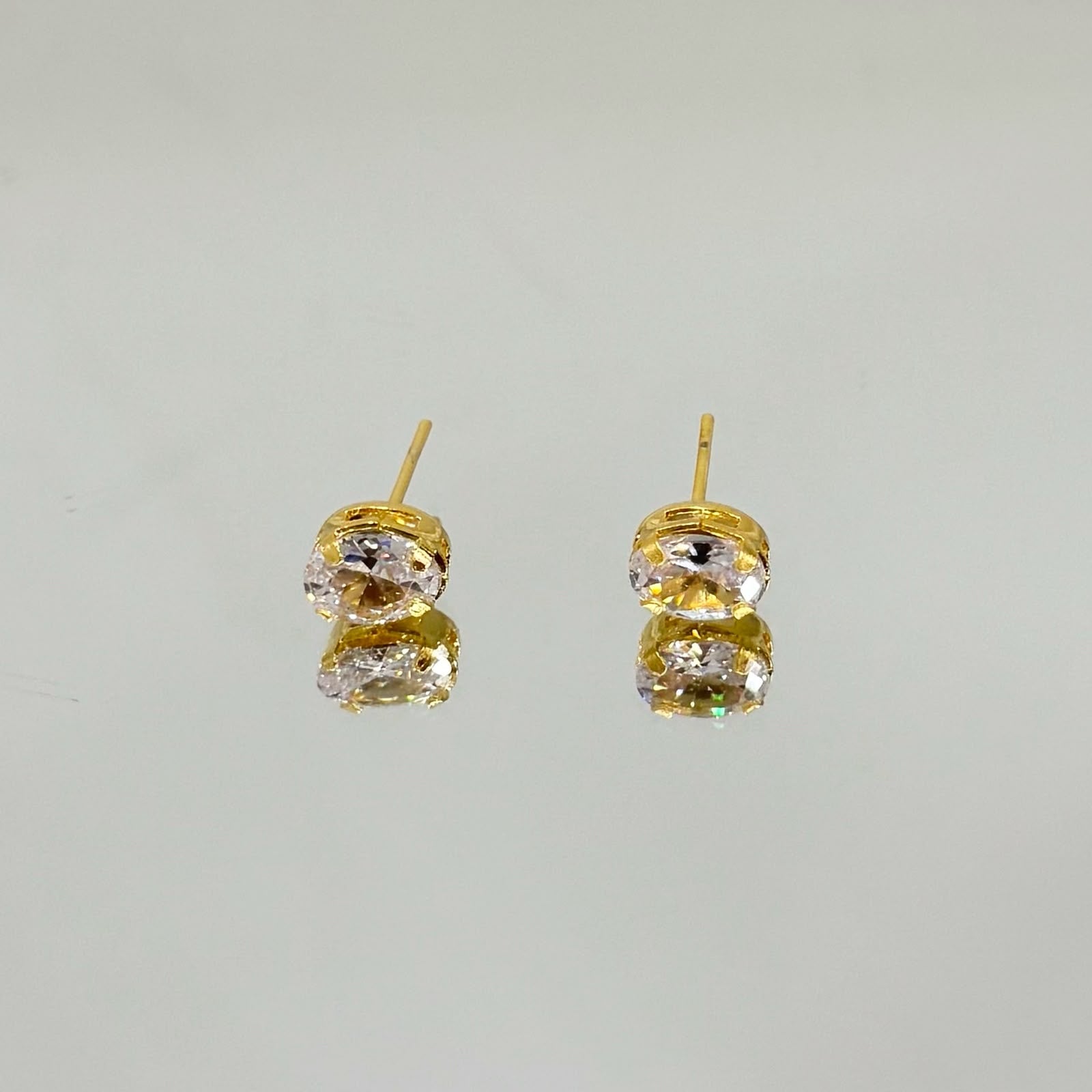 Brinco Oval Cristal folheado a ouro 18K