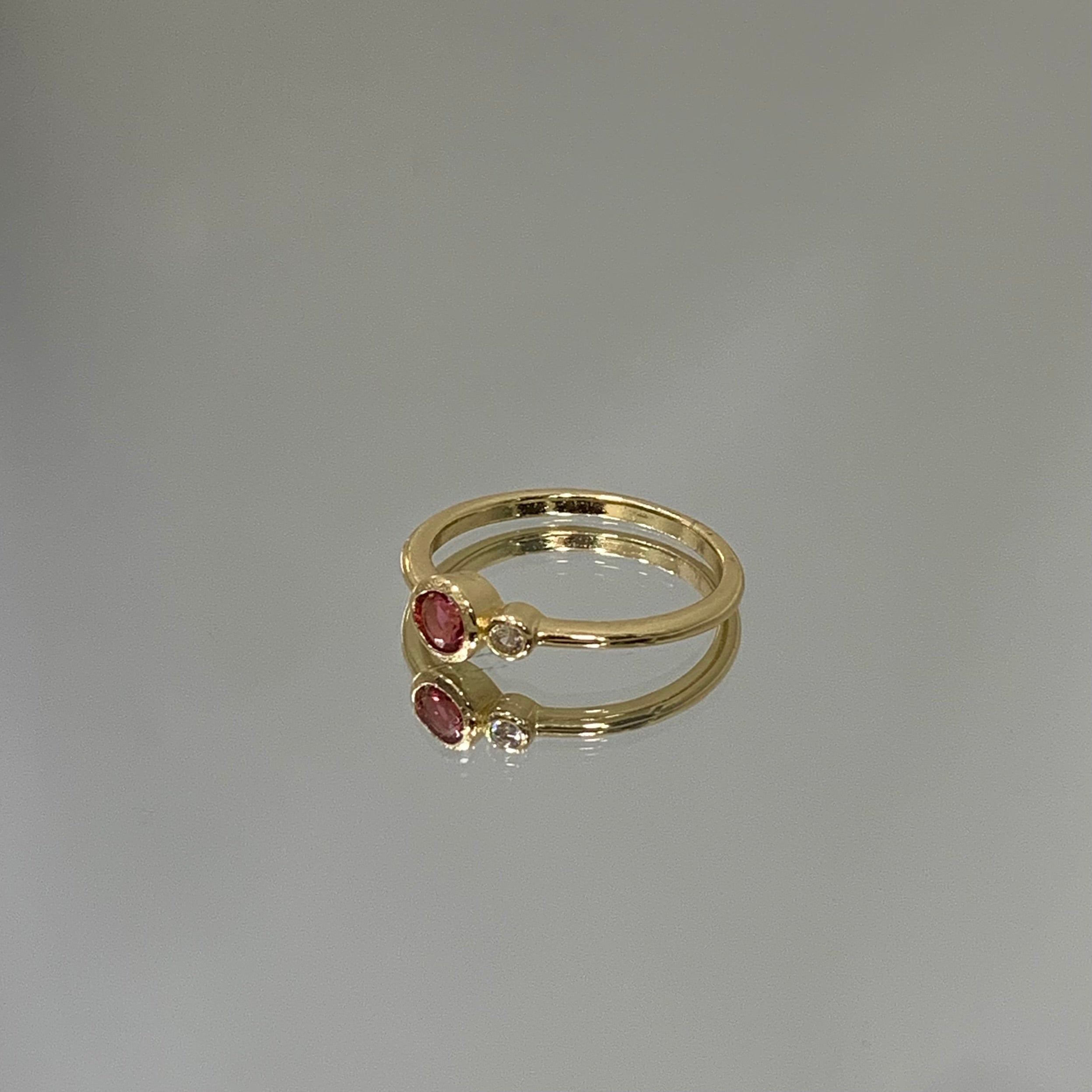 Anel Inglês rubi e cristal folheado a ouro 18K