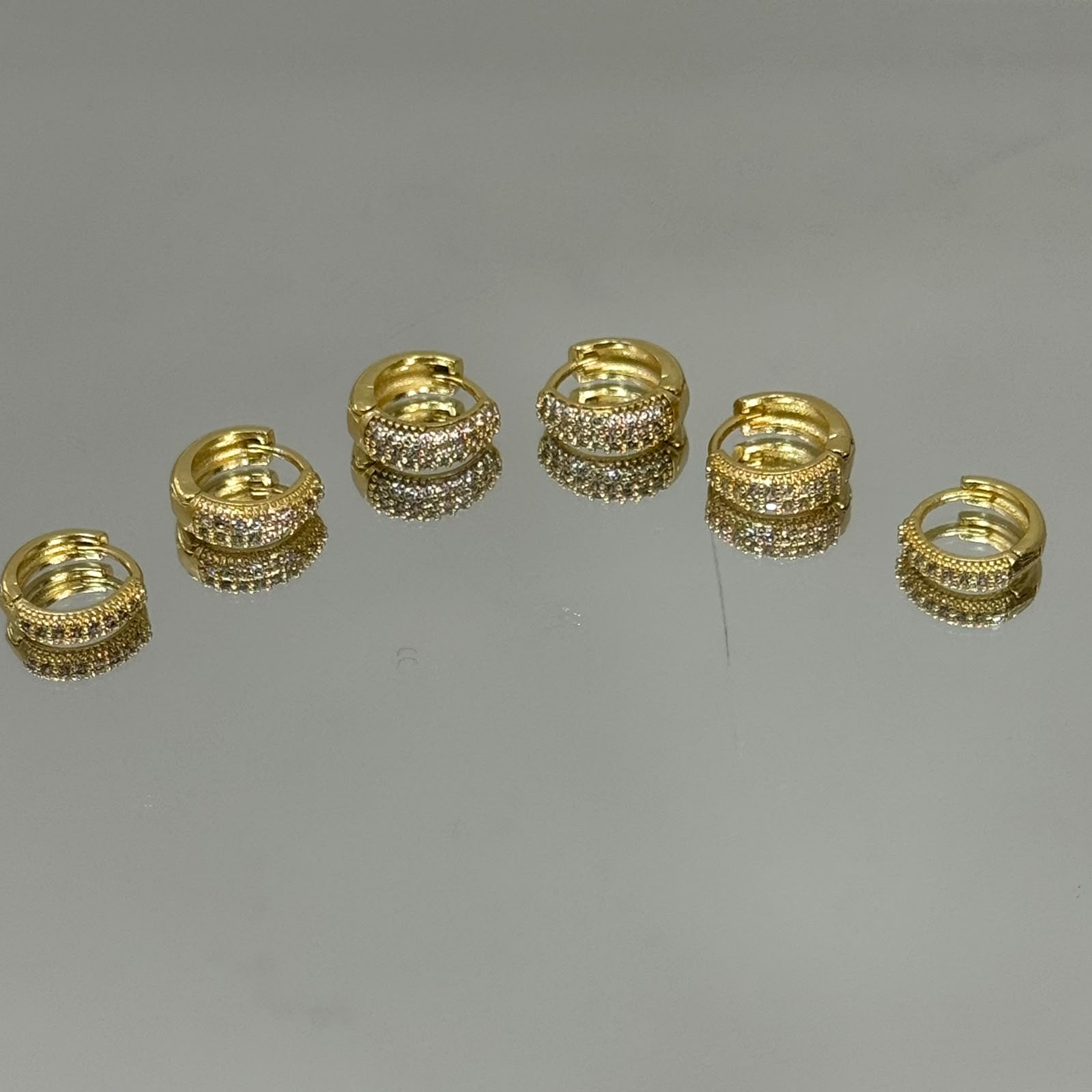 Brinco Trio Argolas Cravejadas folheado a ouro 18K