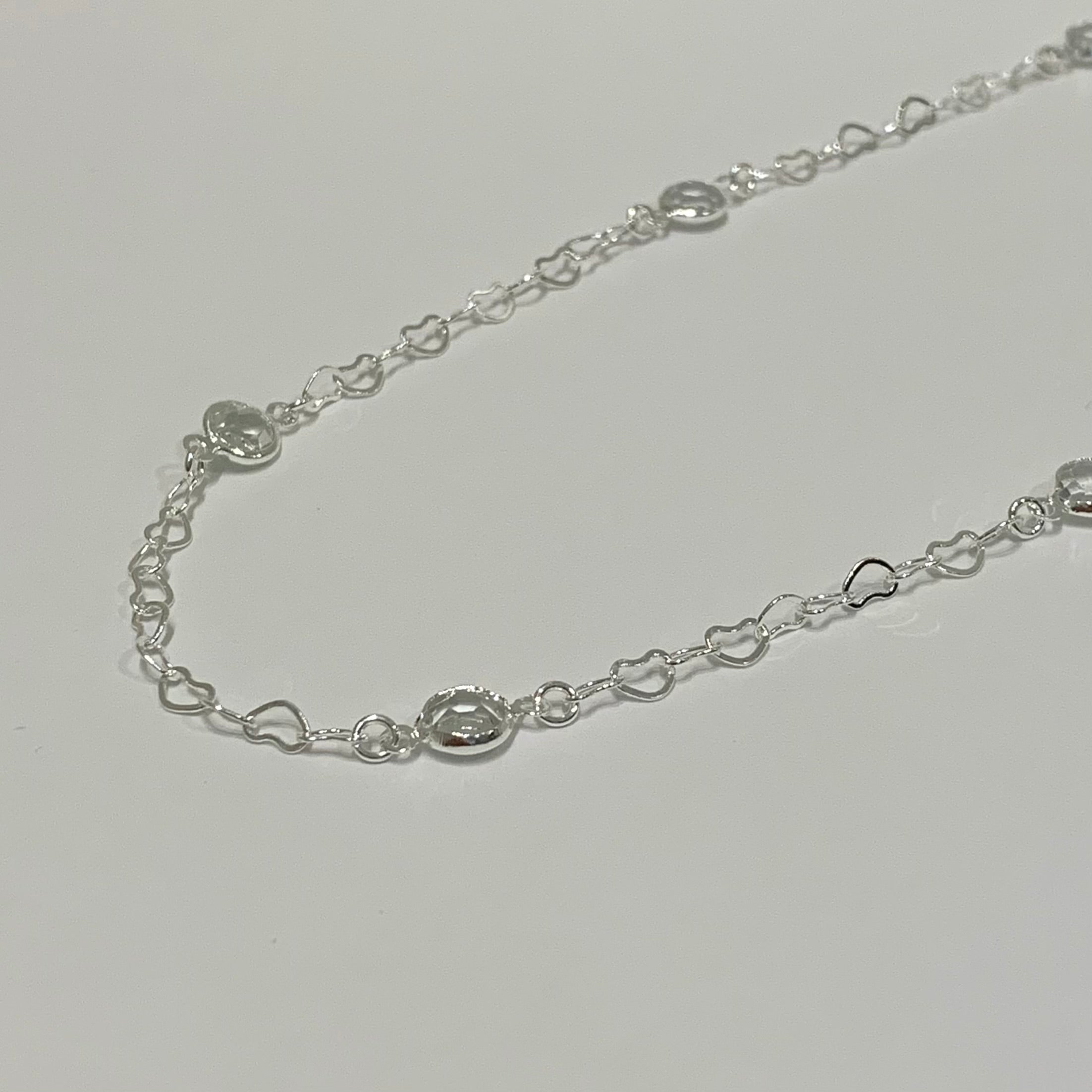 Choker elos de coração e pontos de zircônia folheada a prata