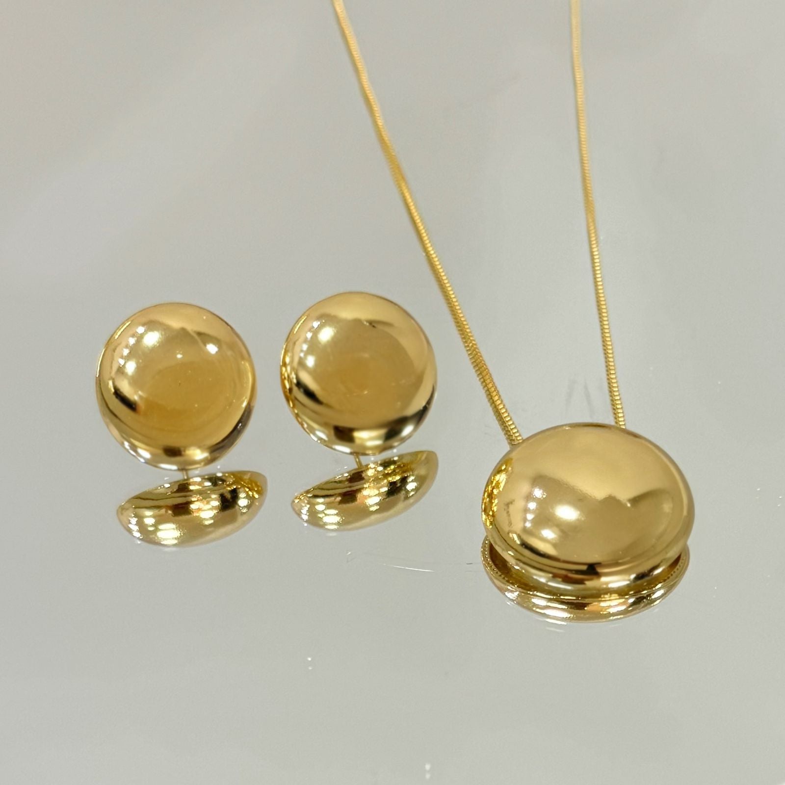 Conjunto Meia Esfera lisa folheado a ouro 18K