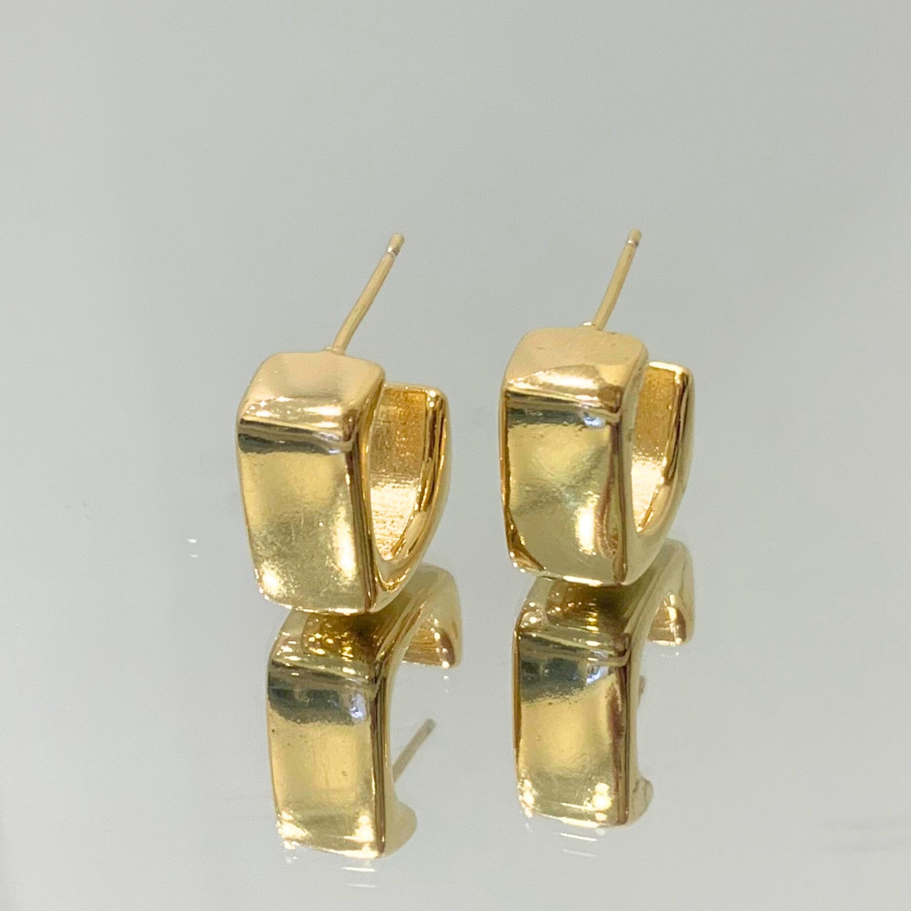 Brinco Argola Quadrada Larga folheado a ouro 18K