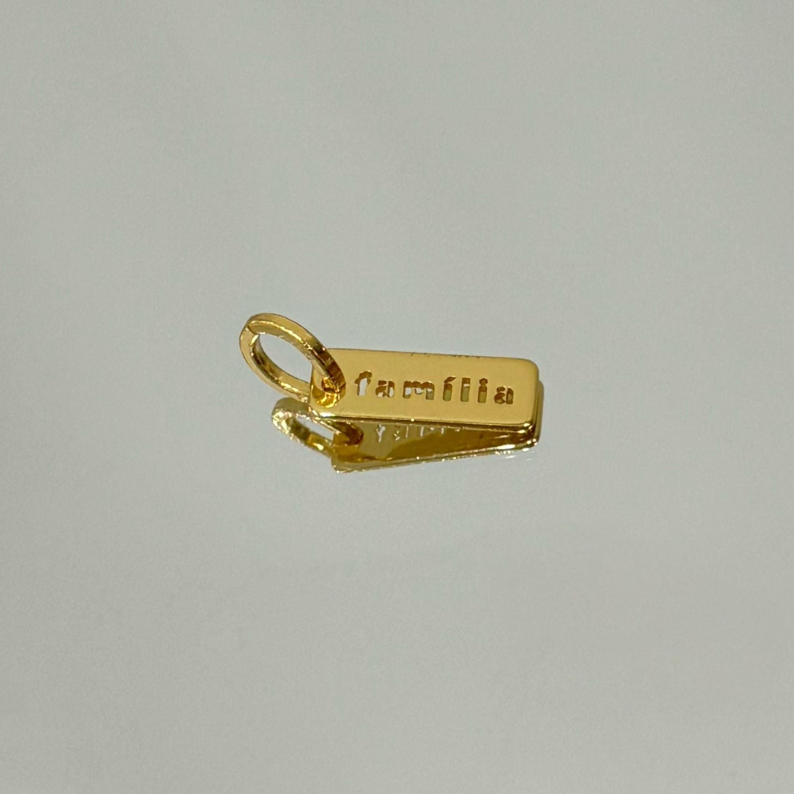 Pingente Família folheado a ouro 18K