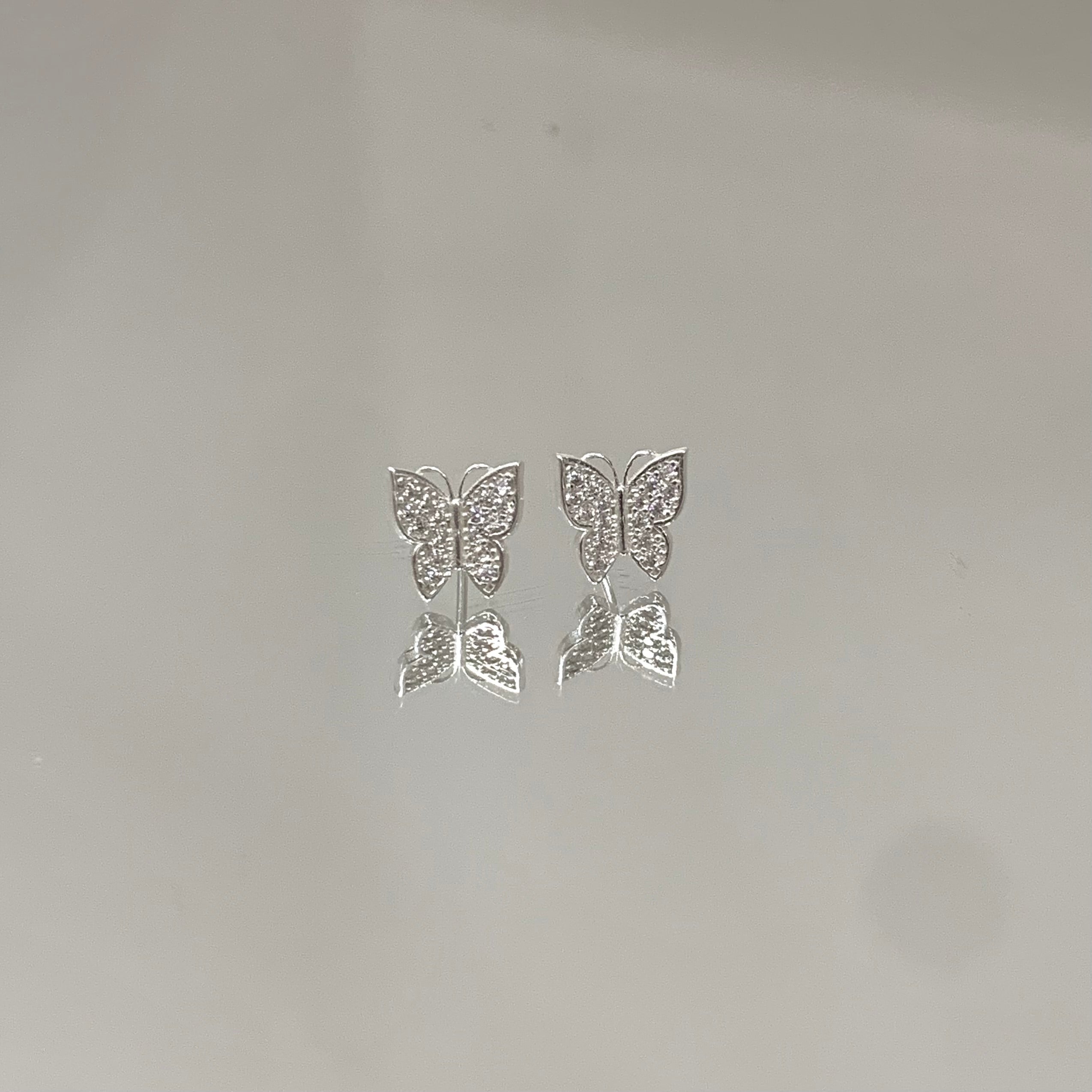 Brinco Borboleta cravejada em prata 925
