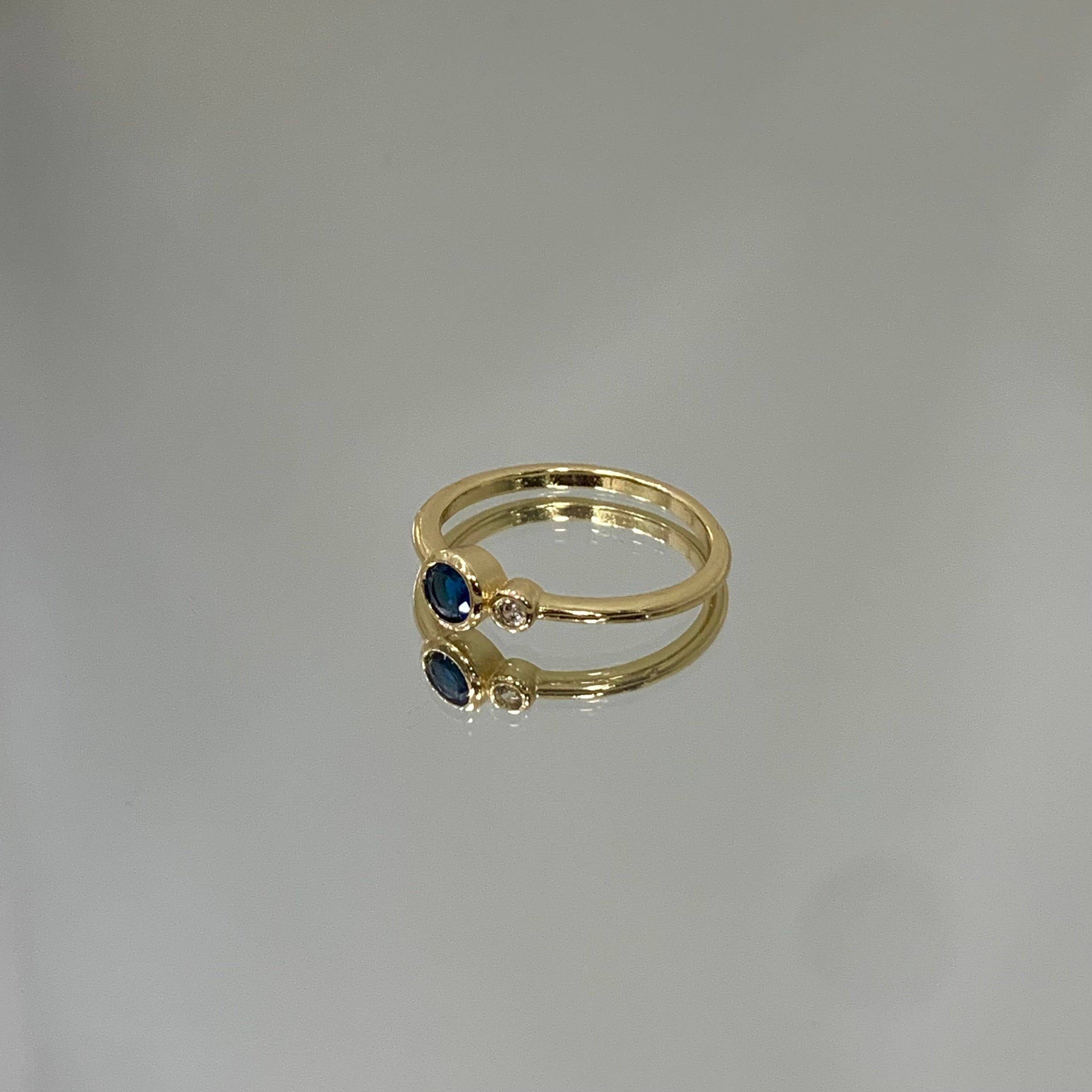Anel Inglês safira e cristal folheado a ouro 18K