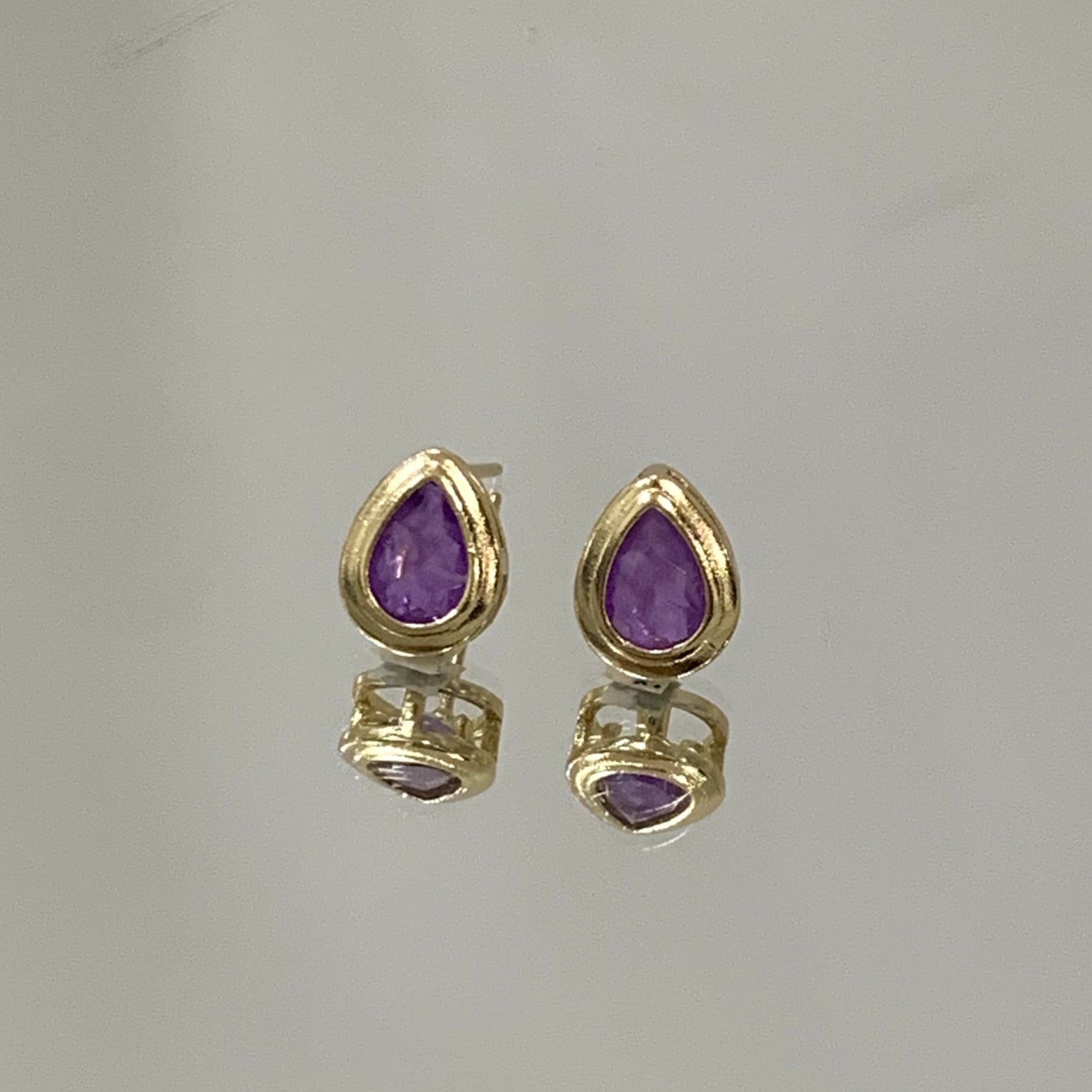 Brinco Gota ametista P folheado a ouro 18K