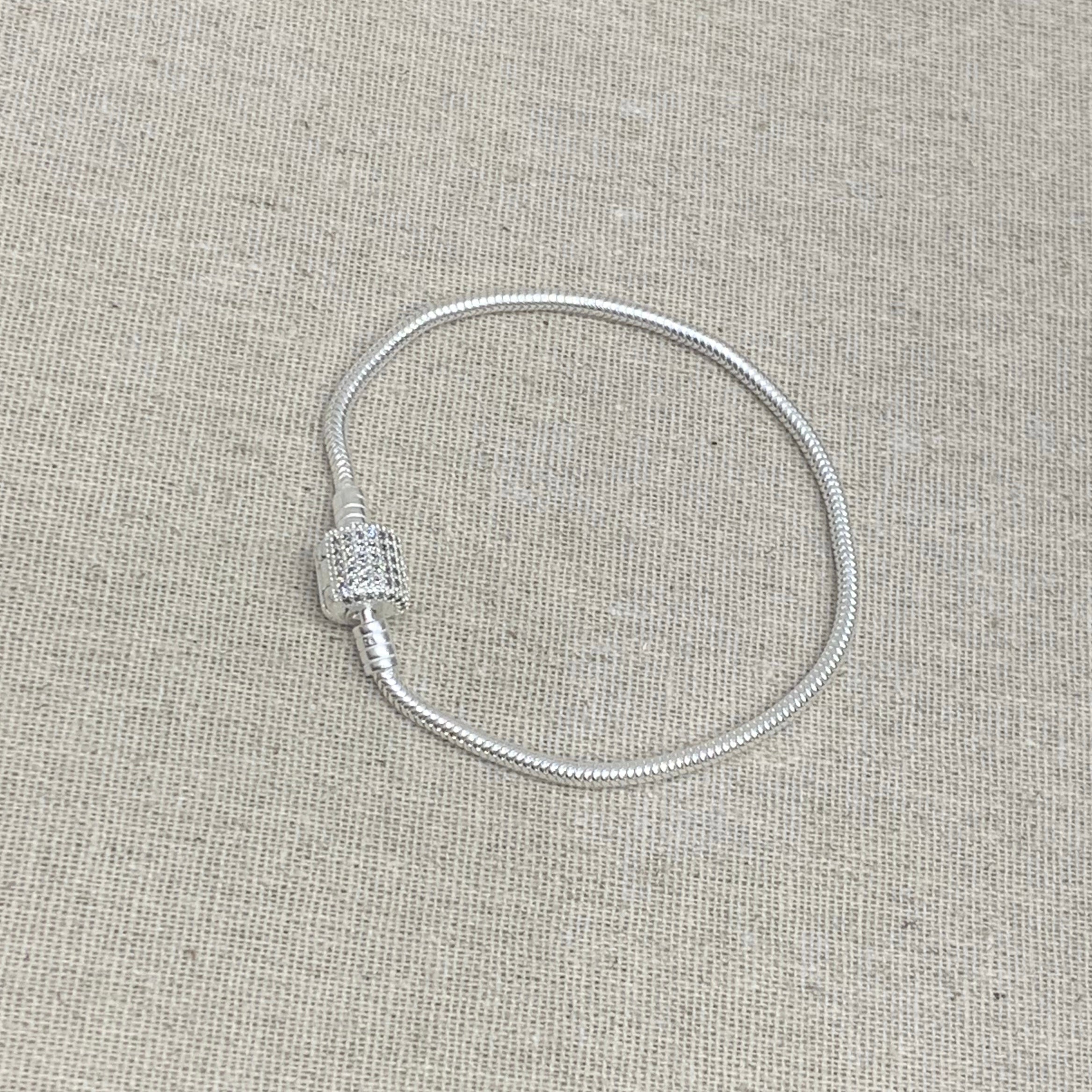 Pulseira de Berloques Trava Cravejada em Prata 925