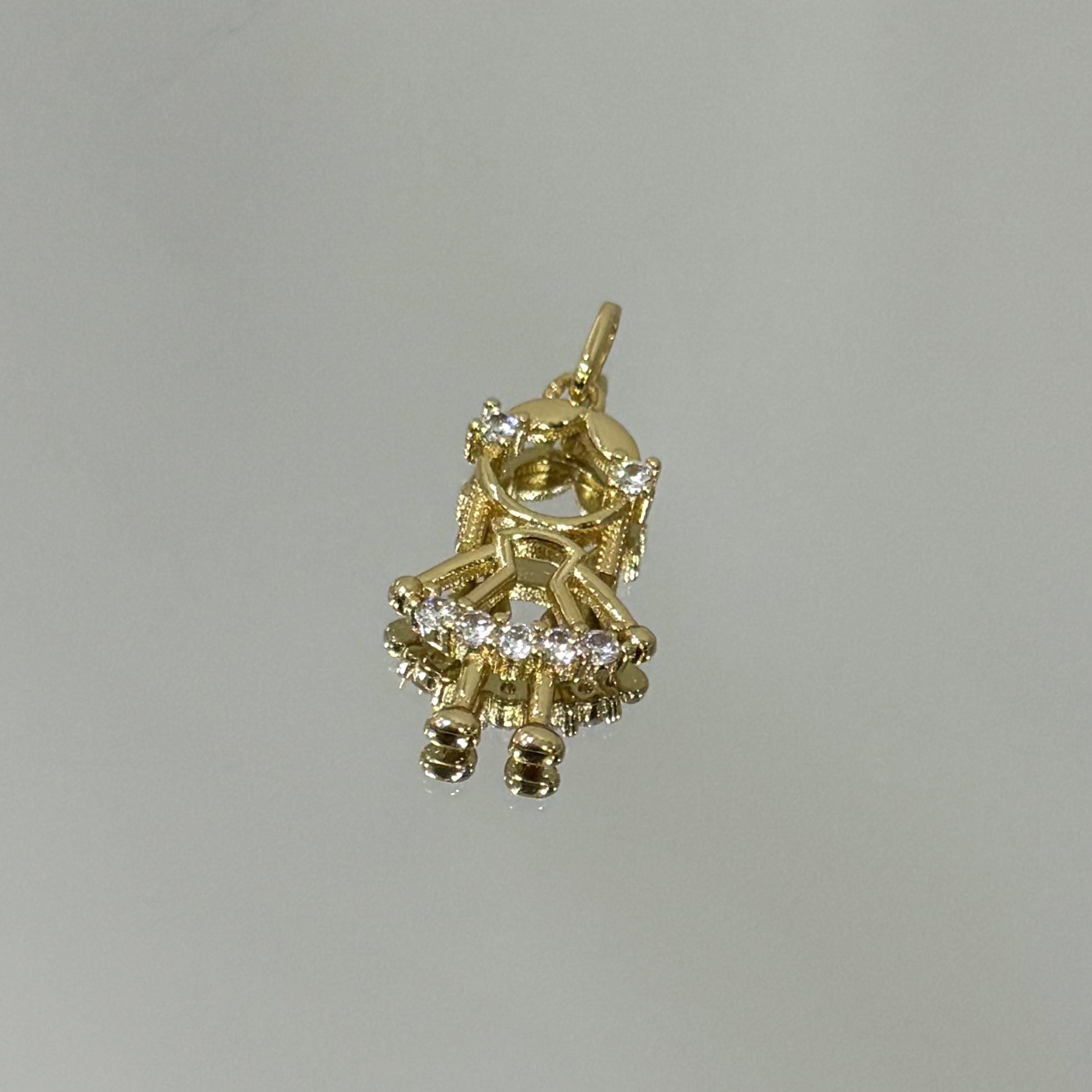 Pingente Menina de vestido folheado a ouro 18K