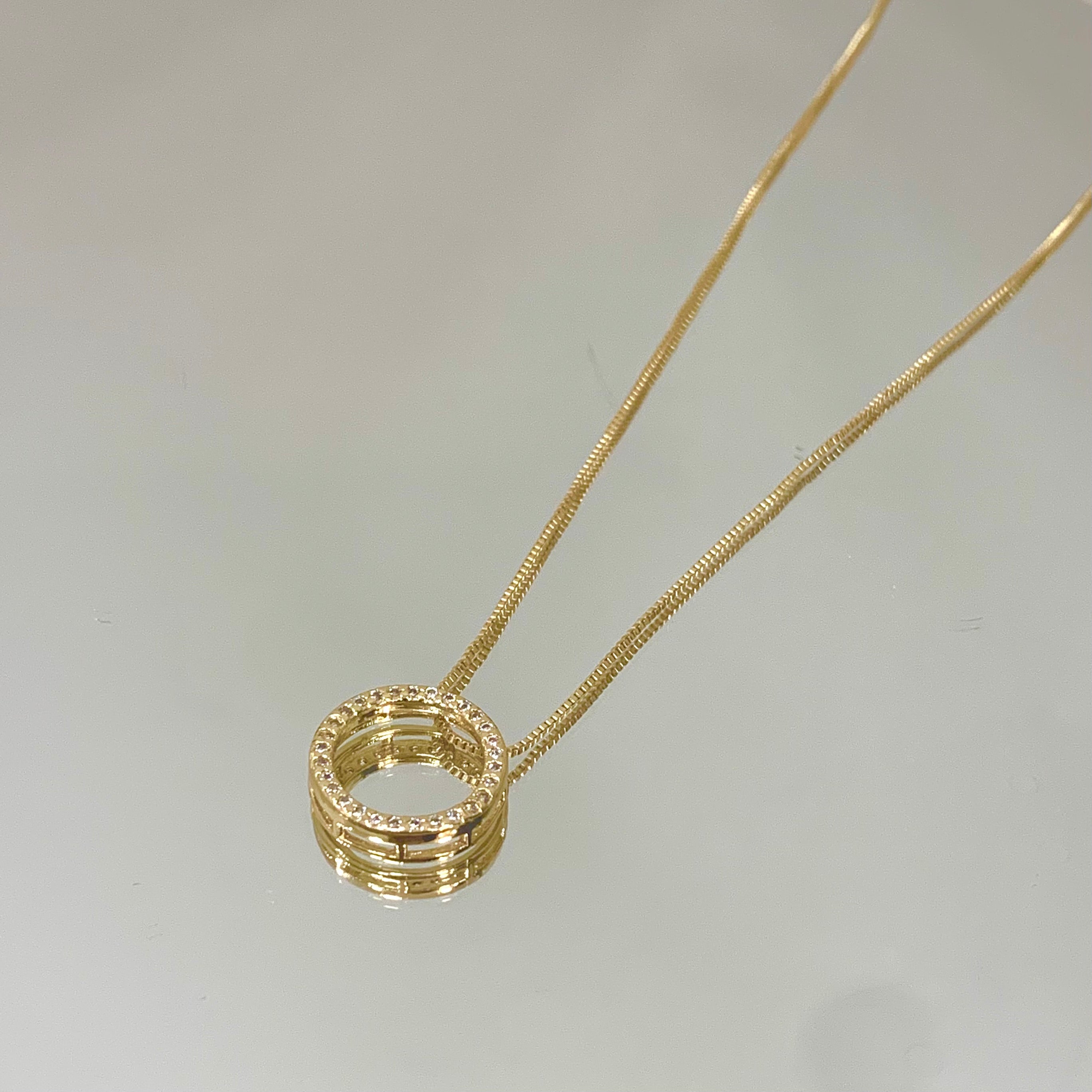 Colar Planet folheado a ouro 18K