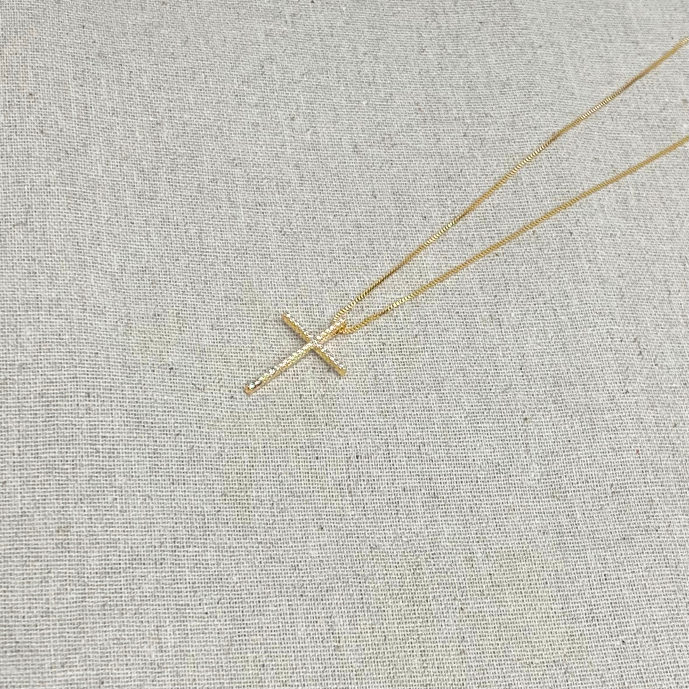 Colar Cruz Cravejada Cristal folheado a ouro 18K