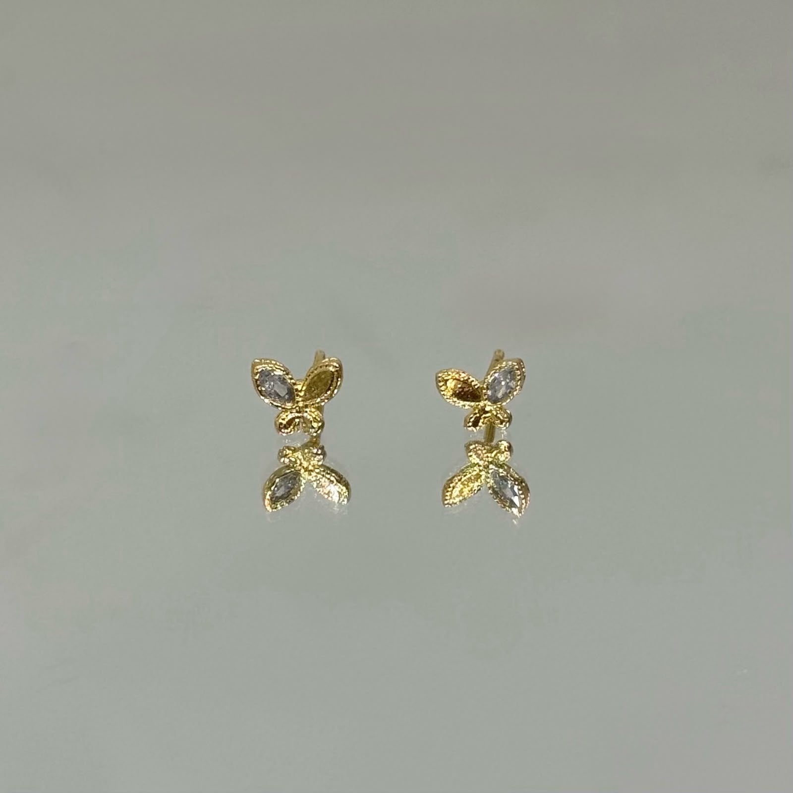 Brinco Borboletinha tx baby folheado a ouro 18K
