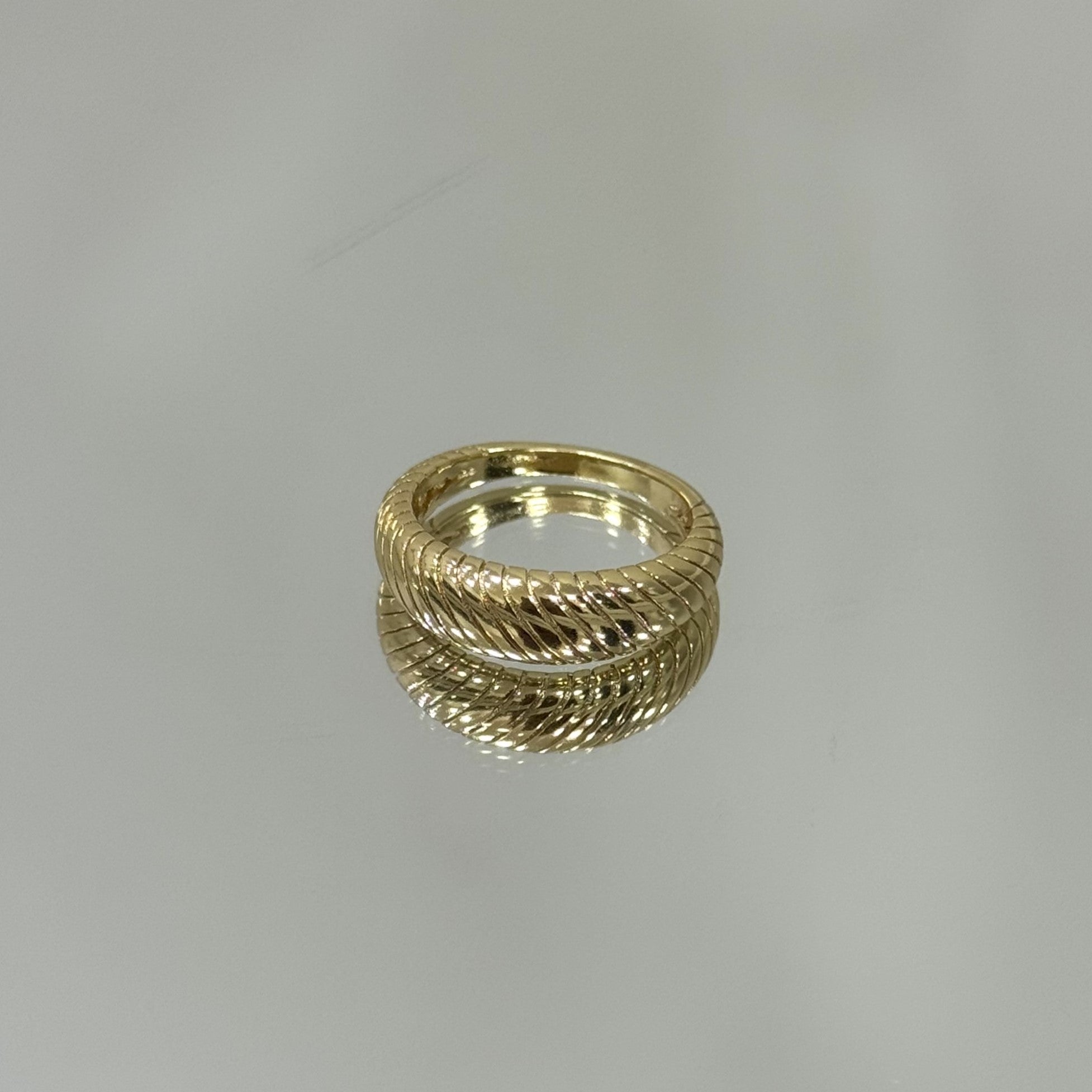 Anel Frisado folheado a ouro 18K