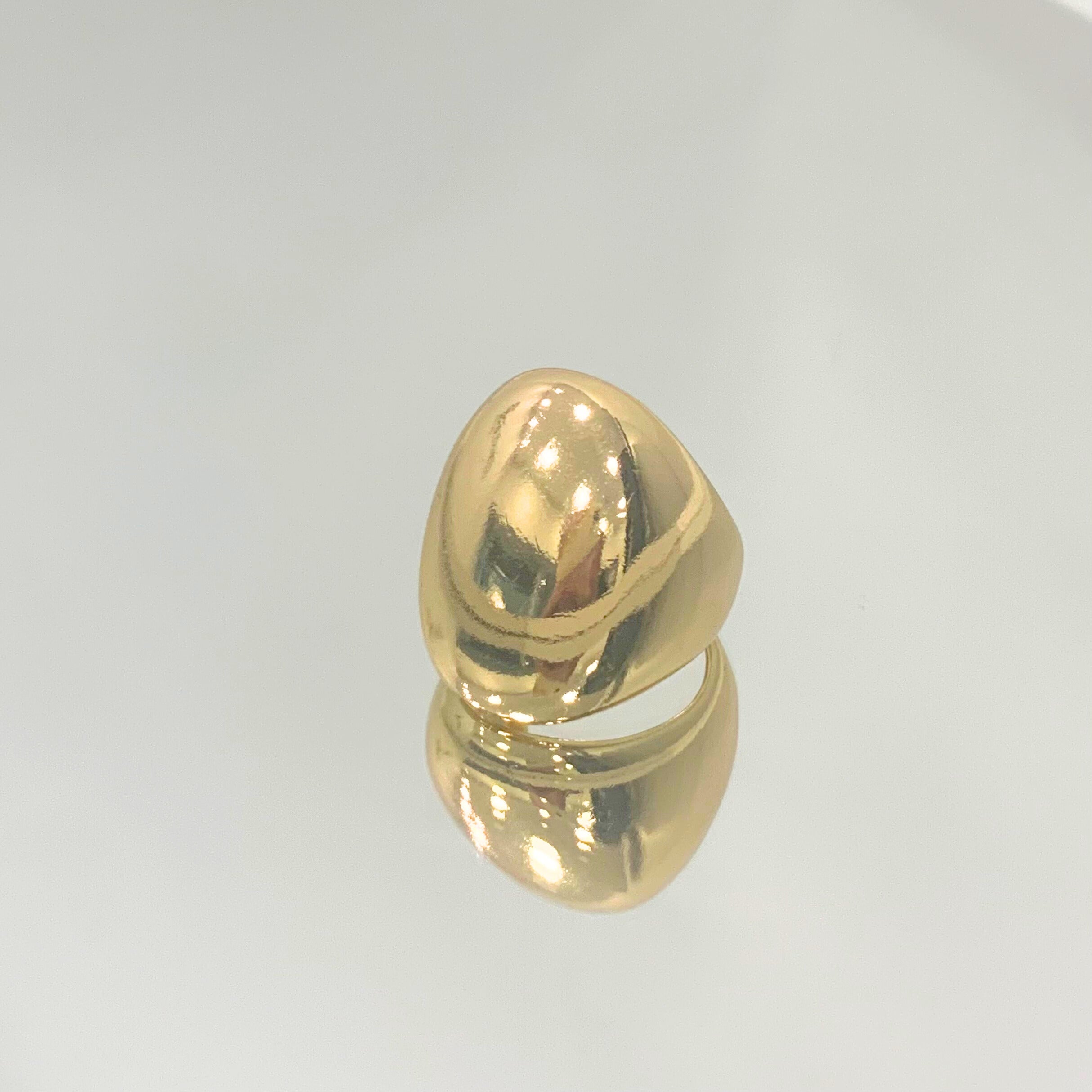 Anel Oval Abaulado folheado a ouro 18K