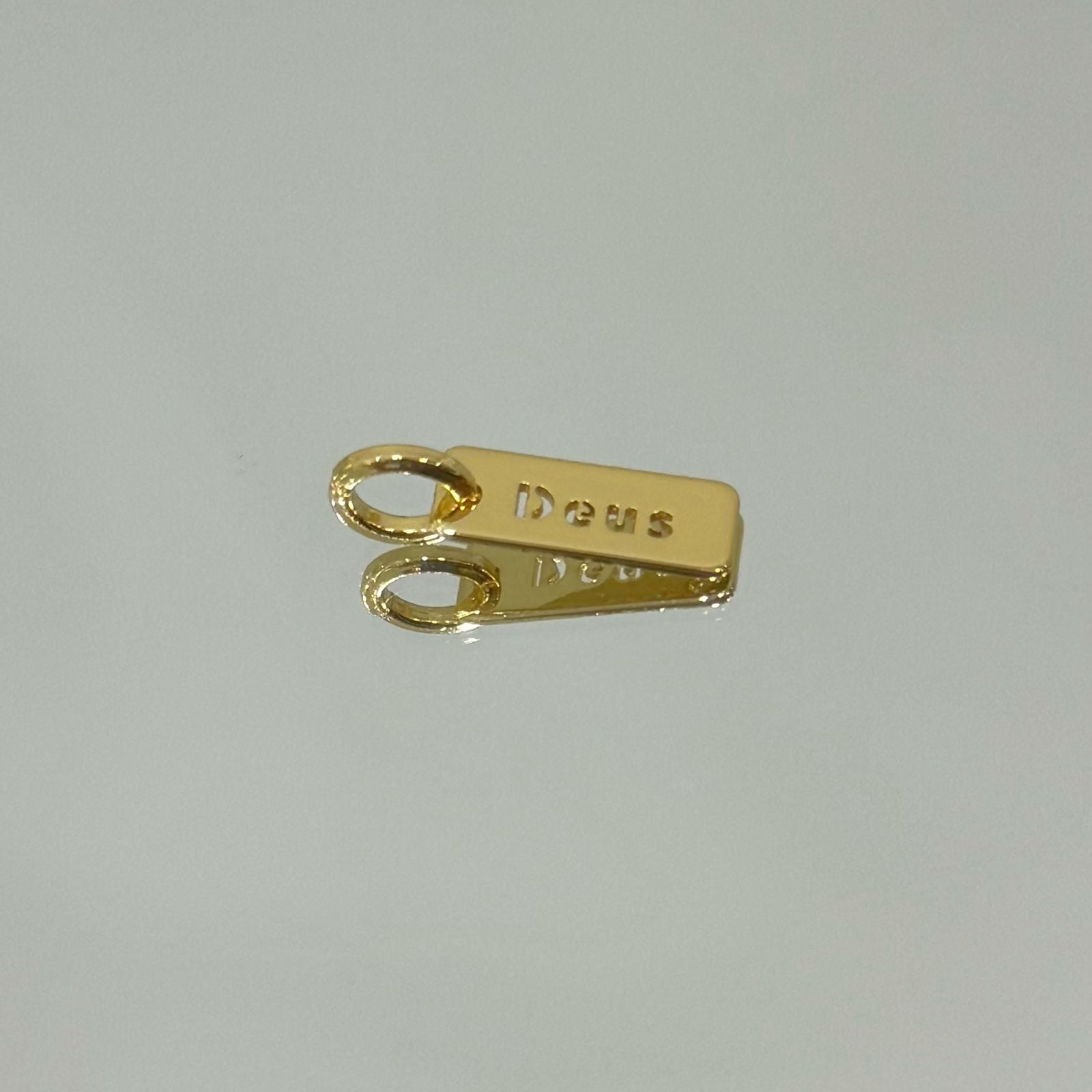 Pingente Deus folheado a ouro 18K
